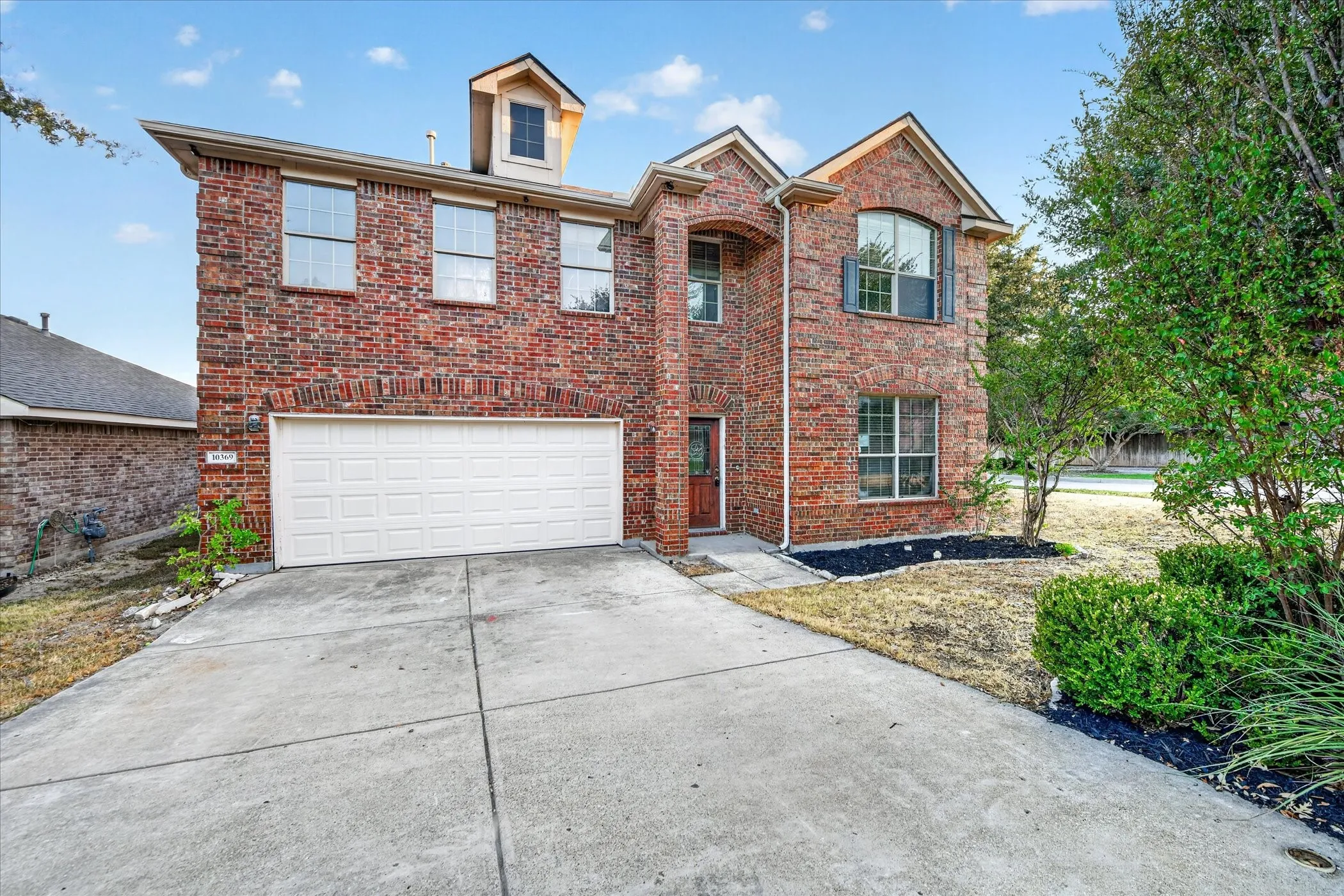 Single Family Residence For Sale in Tarrant County , 10369 Bradshaw Drive, Fort Worth, Texas 76108, 4 Bedroom, 3 Bathroom, 2 Garage spaces, 2,980 Sqft, built in 2007, mls#21374113, Real Estate Agent in Fort Worth, Homes For Sale in Tarrant county, Homes For Sale in Fort Worth, Realtor in Fort Worth Texas, Real Estate Brokerage Independent Realty Texas, Luminita Cordes Realtor