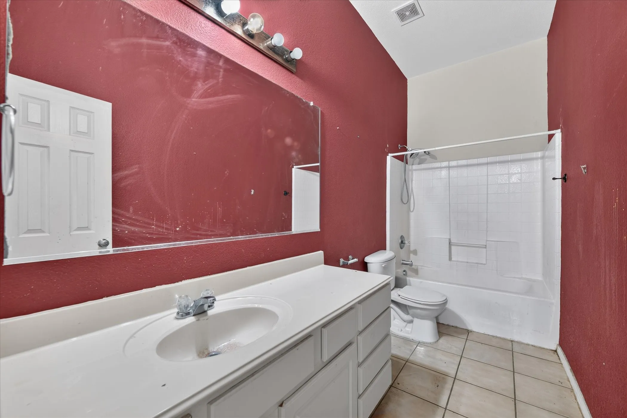 Single Family Residence For Sale in Tarrant County , 10369 Bradshaw Drive, Fort Worth, Texas 76108, 4 Bedroom, 3 Bathroom, 2 Garage spaces, 2,980 Sqft, built in 2007, mls#21374113, Real Estate Agent in Fort Worth, Homes For Sale in Tarrant county, Homes For Sale in Fort Worth, Realtor in Fort Worth Texas, Real Estate Brokerage Independent Realty Texas, Luminita Cordes Realtor