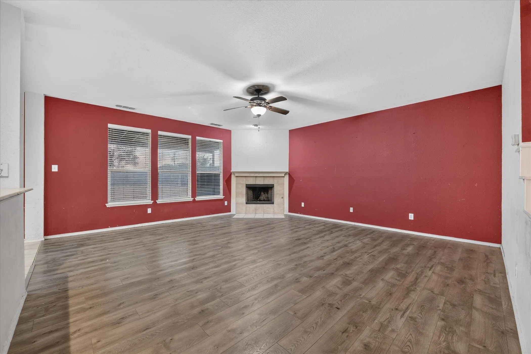 Single Family Residence For Sale in Tarrant County , 10369 Bradshaw Drive, Fort Worth, Texas 76108, 4 Bedroom, 3 Bathroom, 2 Garage spaces, 2,980 Sqft, built in 2007, mls#21374113, Real Estate Agent in Fort Worth, Homes For Sale in Tarrant county, Homes For Sale in Fort Worth, Realtor in Fort Worth Texas, Real Estate Brokerage Independent Realty Texas, Luminita Cordes Realtor
