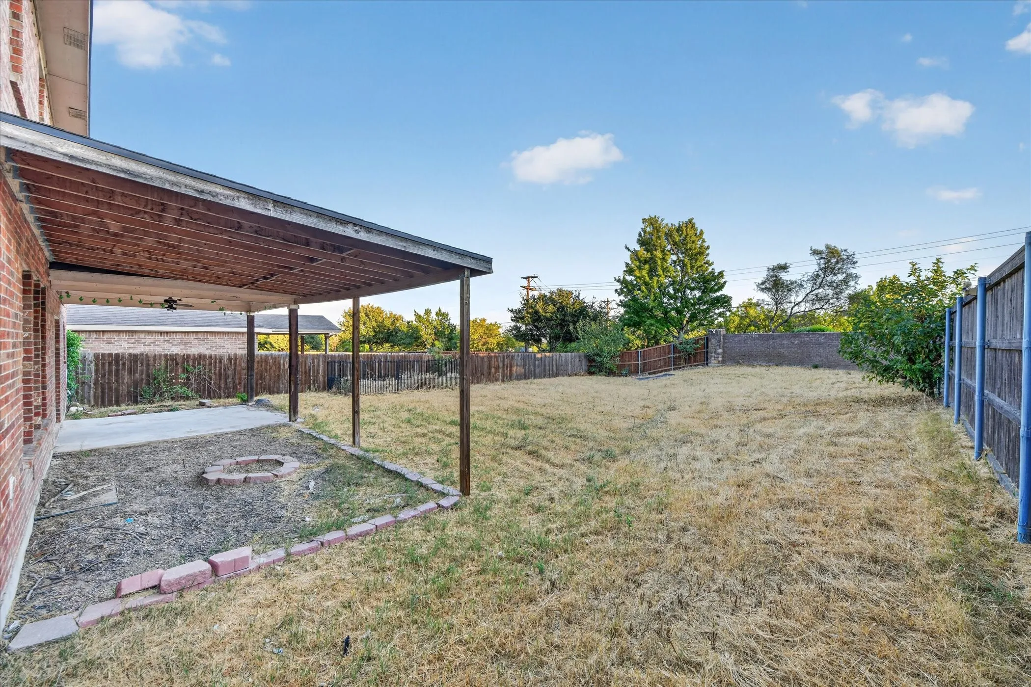 Single Family Residence For Sale in Tarrant County , 10369 Bradshaw Drive, Fort Worth, Texas 76108, 4 Bedroom, 3 Bathroom, 2 Garage spaces, 2,980 Sqft, built in 2007, mls#21374113, Real Estate Agent in Fort Worth, Homes For Sale in Tarrant county, Homes For Sale in Fort Worth, Realtor in Fort Worth Texas, Real Estate Brokerage Independent Realty Texas, Luminita Cordes Realtor