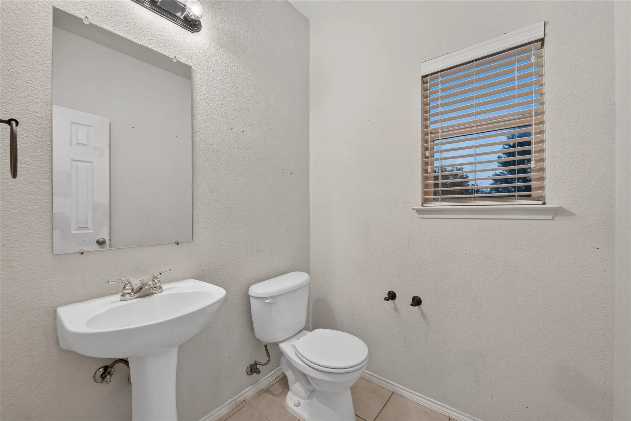Single Family Residence For Sale in Tarrant County , 10369 Bradshaw Drive, Fort Worth, Texas 76108, 4 Bedroom, 3 Bathroom, 2 Garage spaces, 2,980 Sqft, built in 2007, mls#21374113, Real Estate Agent in Fort Worth, Homes For Sale in Tarrant county, Homes For Sale in Fort Worth, Realtor in Fort Worth Texas, Real Estate Brokerage Independent Realty Texas, Luminita Cordes Realtor