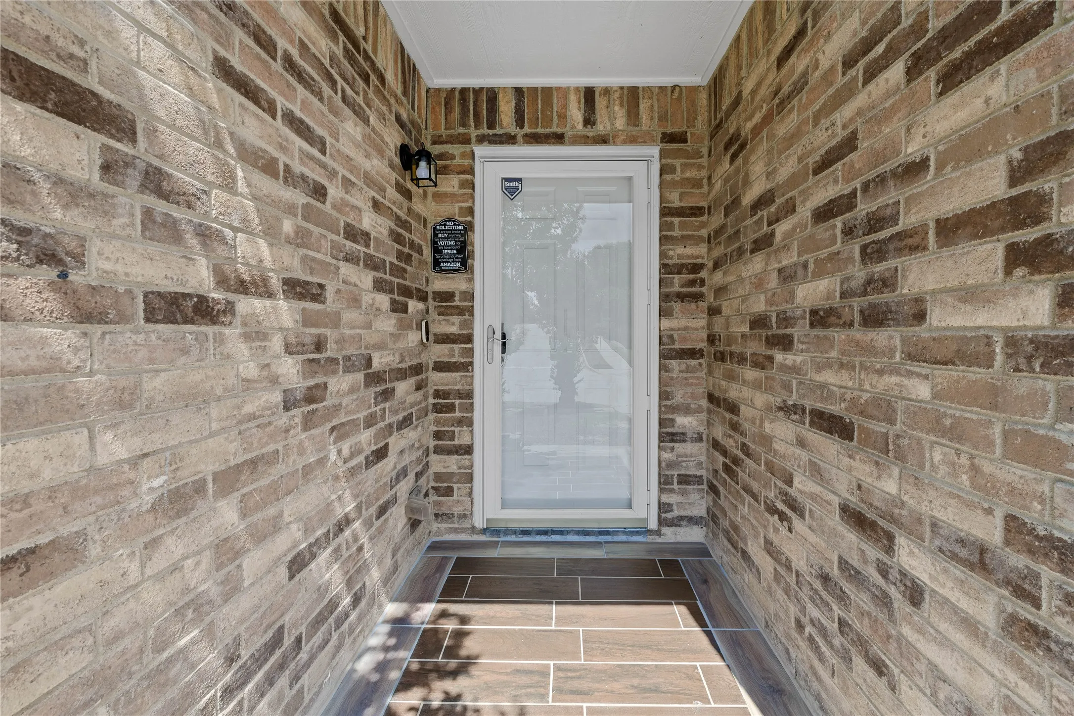 Single Family Residence For Sale in Tarrant County , 5132 Bedfordshire Drive, Fort Worth, Texas 76135, 4 Bedroom, 2 Bathroom, 2 Garage spaces, 2,105 Sqft, built in 2001, mls#21376935, Real Estate Agent in Fort Worth, Homes For Sale in Tarrant county, Homes For Sale in Fort Worth, Realtor in Fort Worth Texas, Real Estate Brokerage Independent Realty Texas, Luminita Cordes Realtor