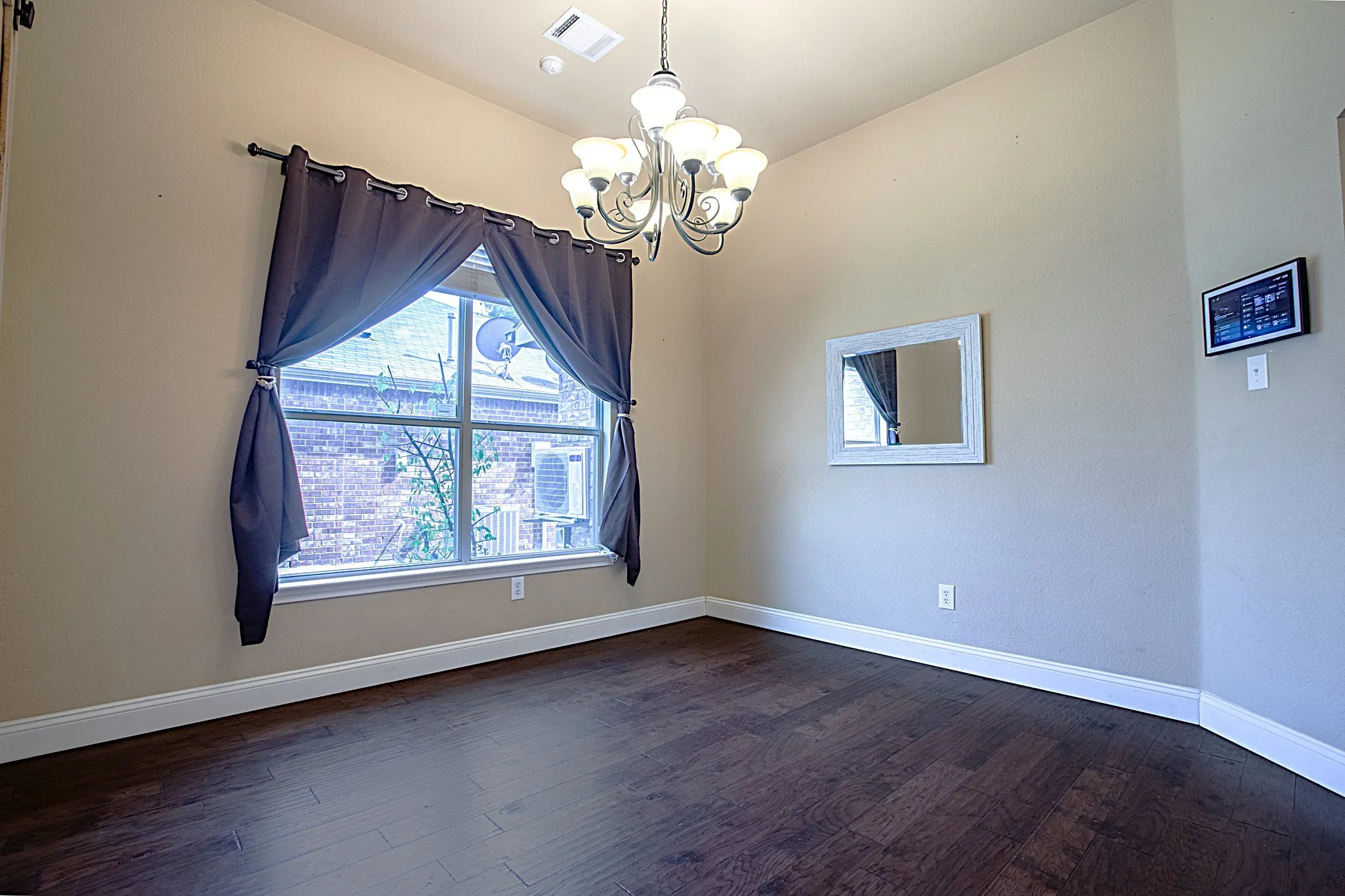 Single Family Residence For Sale in Kaufman County , 226 Starlight Drive, Forney, Texas 75126, 3 Bedroom, 2 Bathroom, 2 Garage spaces, 1,598 Sqft, built in 2004, mls#21371614, Real Estate Agent in Forney, Homes For Sale in Kaufman county, Homes For Sale in Forney, Realtor in Forney Texas, Real Estate Brokerage Independent Realty Texas, Luminita Cordes Realtor