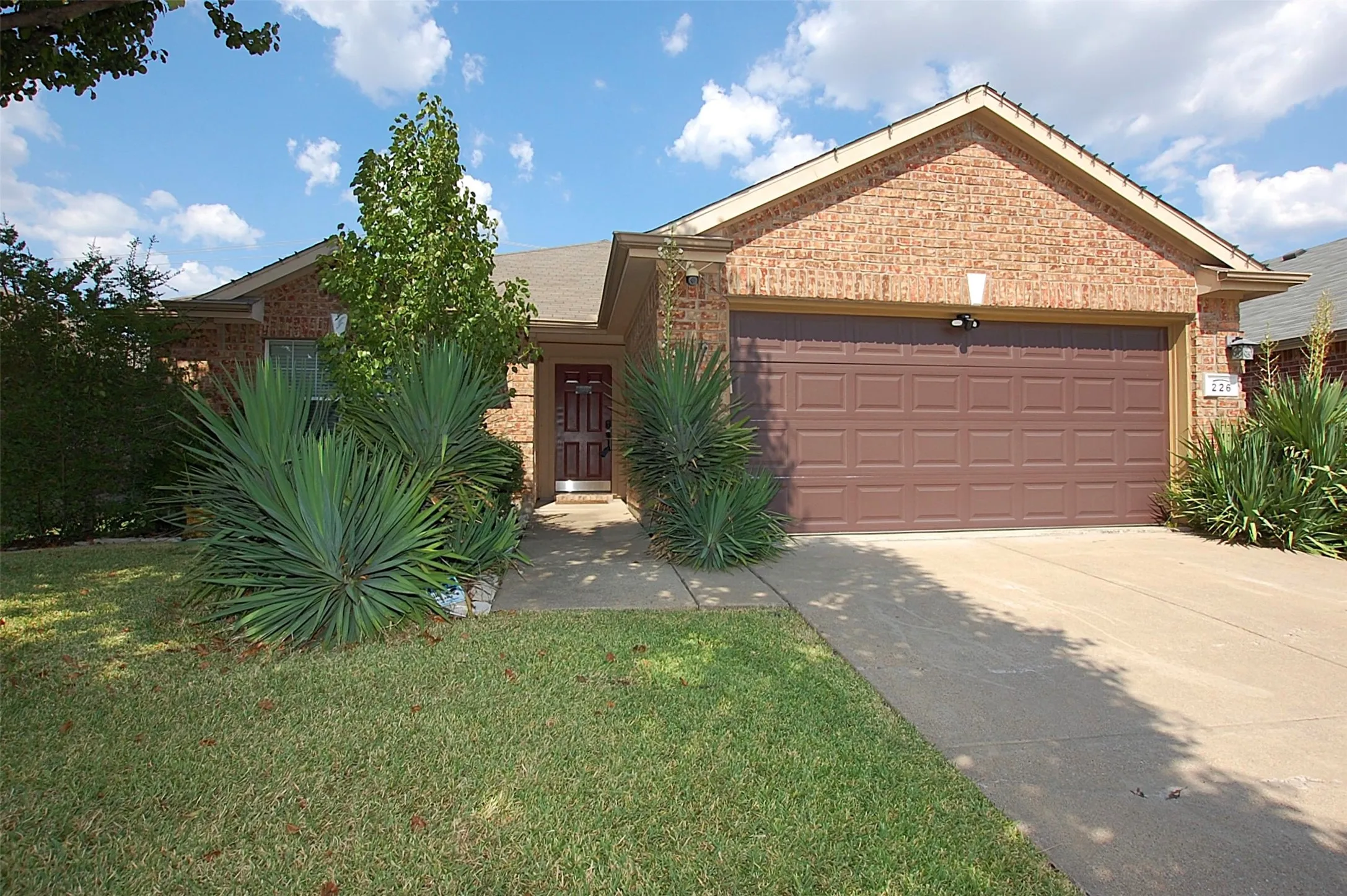 Single Family Residence For Sale in Kaufman County , 226 Starlight Drive, Forney, Texas 75126, 3 Bedroom, 2 Bathroom, 2 Garage spaces, 1,598 Sqft, built in 2004, mls#21371614, Real Estate Agent in Forney, Homes For Sale in Kaufman county, Homes For Sale in Forney, Realtor in Forney Texas, Real Estate Brokerage Independent Realty Texas, Luminita Cordes Realtor