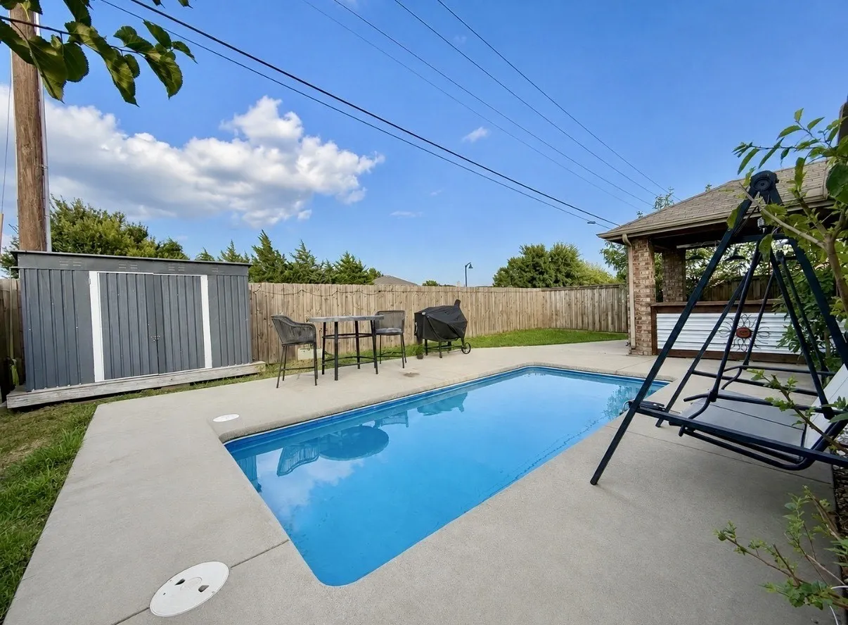 Single Family Residence For Sale in Kaufman County , 226 Starlight Drive, Forney, Texas 75126, 3 Bedroom, 2 Bathroom, 2 Garage spaces, 1,598 Sqft, built in 2004, mls#21371614, Real Estate Agent in Forney, Homes For Sale in Kaufman county, Homes For Sale in Forney, Realtor in Forney Texas, Real Estate Brokerage Independent Realty Texas, Luminita Cordes Realtor