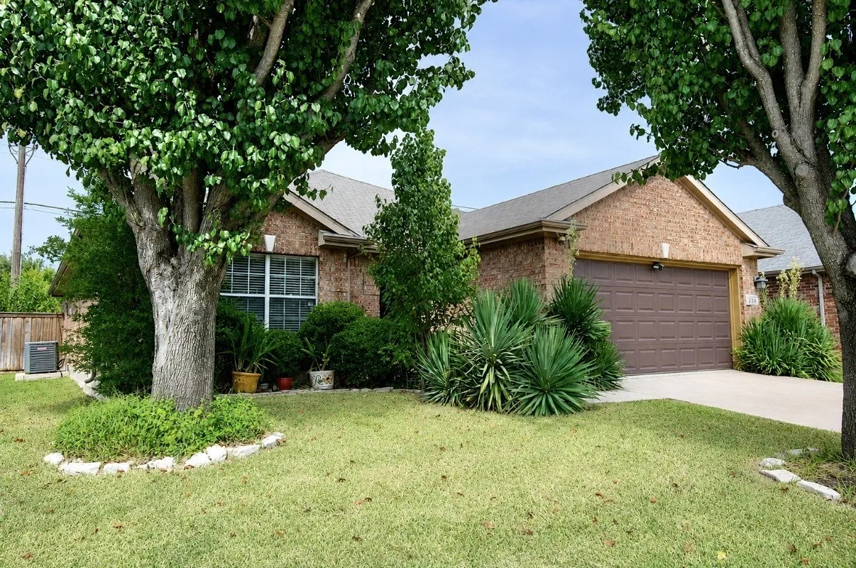 Single Family Residence For Sale in Kaufman County , 226 Starlight Drive, Forney, Texas 75126, 3 Bedroom, 2 Bathroom, 2 Garage spaces, 1,598 Sqft, built in 2004, mls#21371614, Real Estate Agent in Forney, Homes For Sale in Kaufman county, Homes For Sale in Forney, Realtor in Forney Texas, Real Estate Brokerage Independent Realty Texas, Luminita Cordes Realtor