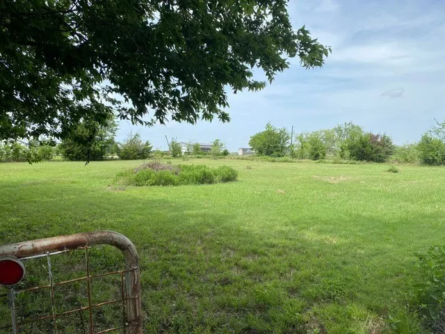 Single Family Residence For Sale in Rockwall County , 878 S Munson Road, Royse City, Texas 75189, 3 Bedroom, 2 Bathroom, Garage spaces, 1,608 Sqft, built in 1976, mls#21376938, Real Estate Agent in Royse City, Homes For Sale in Rockwall county, Homes For Sale in Royse City, Realtor in Royse City Texas, Real Estate Brokerage Independent Realty Texas, Luminita Cordes Realtor