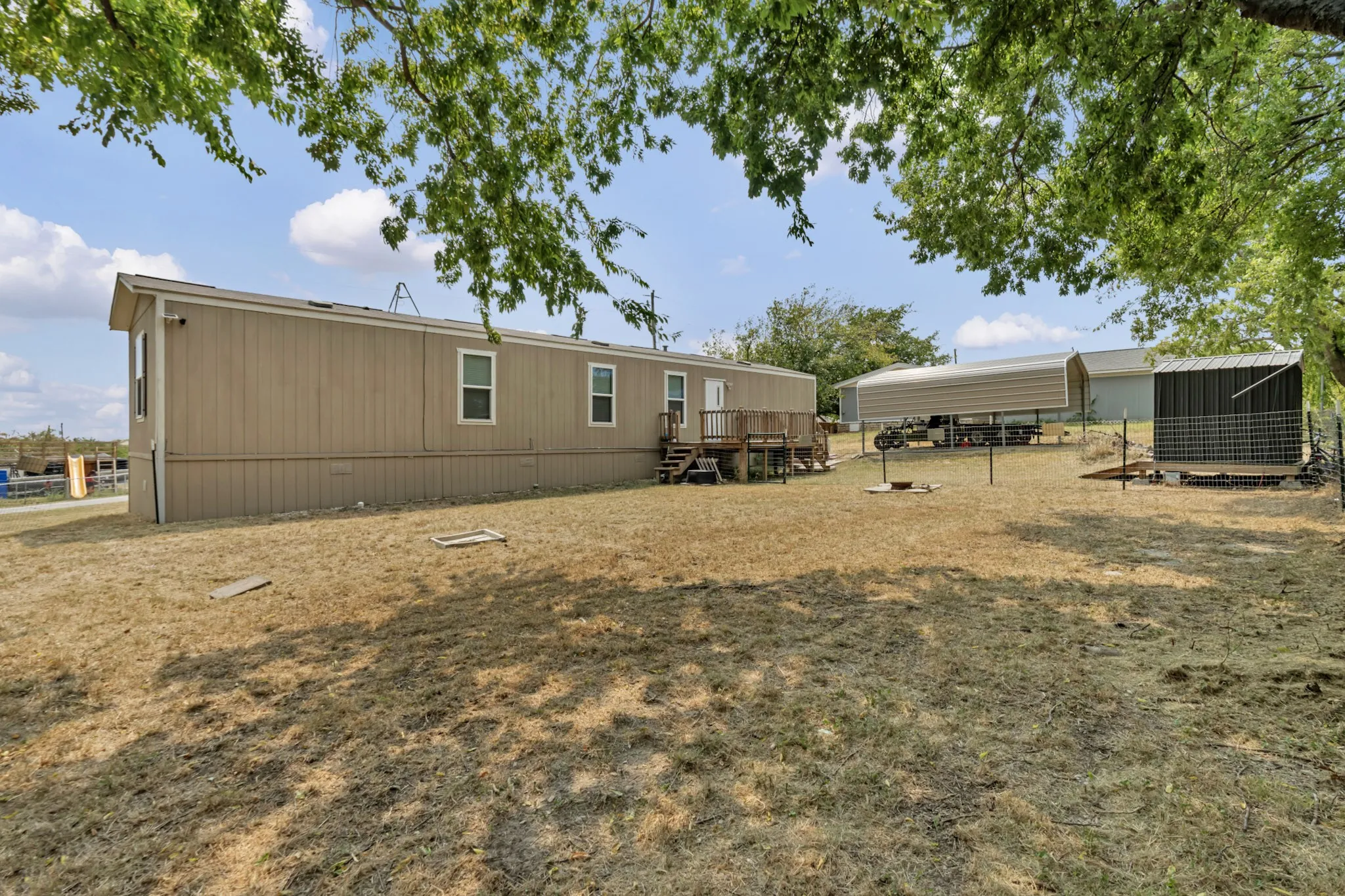 Manufactured Home For Sale in Hood County , 8108 Scenic Ridge Court, Cresson, Texas 76035, 3 Bedroom, 2 Bathroom, Garage spaces, 1,056 Sqft, built in 2018, mls#21373302, Real Estate Agent in Cresson, Homes For Sale in Hood county, Homes For Sale in Cresson, Realtor in Cresson Texas, Real Estate Brokerage Independent Realty Texas, Luminita Cordes Realtor
