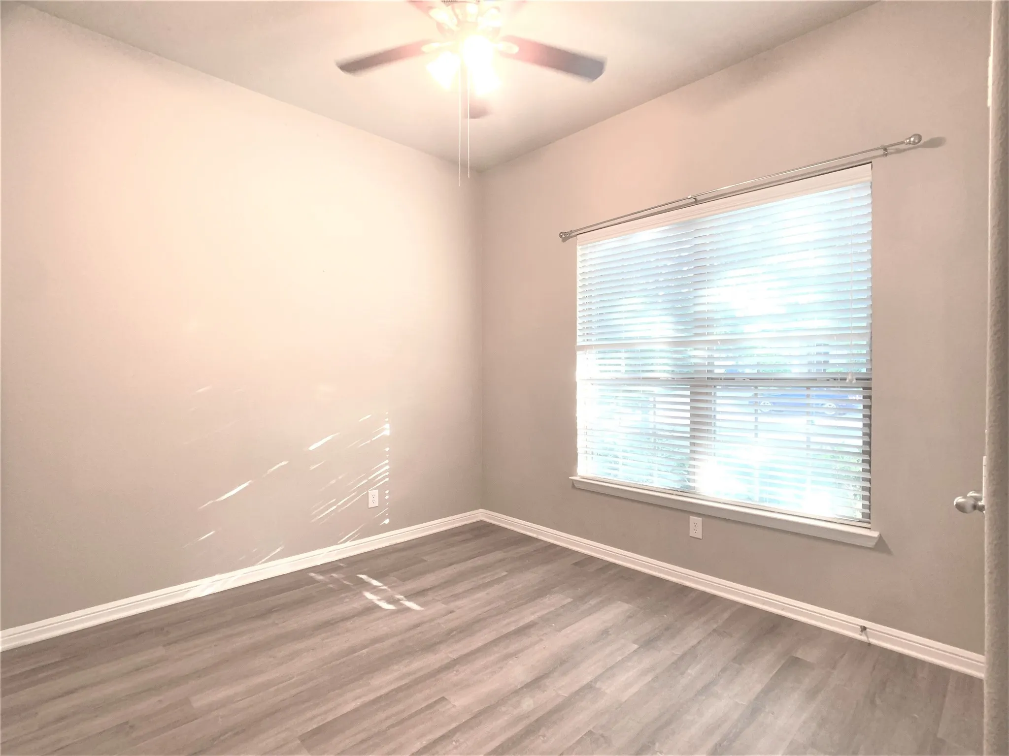 Single Family Residence For Rent in Collin County , 3102 Whispering Pine Boulevard, Melissa, Texas 75454, 3 Bedroom, 2 Bathroom, 2 Garage spaces, 1,718 Sqft, built in 2013, mls#21376891, Real Estate Agent in Melissa, Homes For Rent in Collin county, Homes For Rent in Melissa, Realtor in Melissa Texas, Real Estate Brokerage Independent Realty Texas, Luminita Cordes Realtor