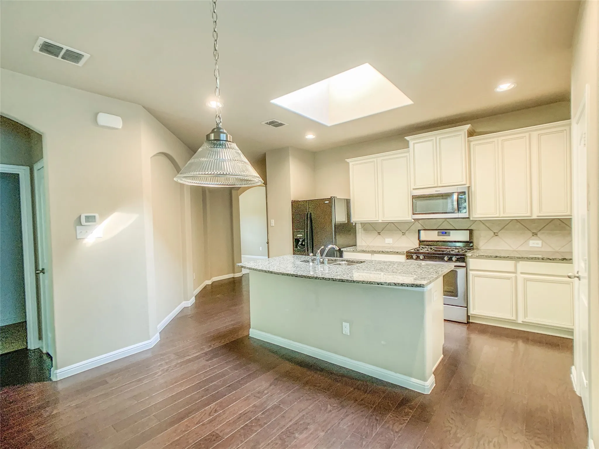 Single Family Residence For Rent in Collin County , 3102 Whispering Pine Boulevard, Melissa, Texas 75454, 3 Bedroom, 2 Bathroom, 2 Garage spaces, 1,718 Sqft, built in 2013, mls#21376891, Real Estate Agent in Melissa, Homes For Rent in Collin county, Homes For Rent in Melissa, Realtor in Melissa Texas, Real Estate Brokerage Independent Realty Texas, Luminita Cordes Realtor