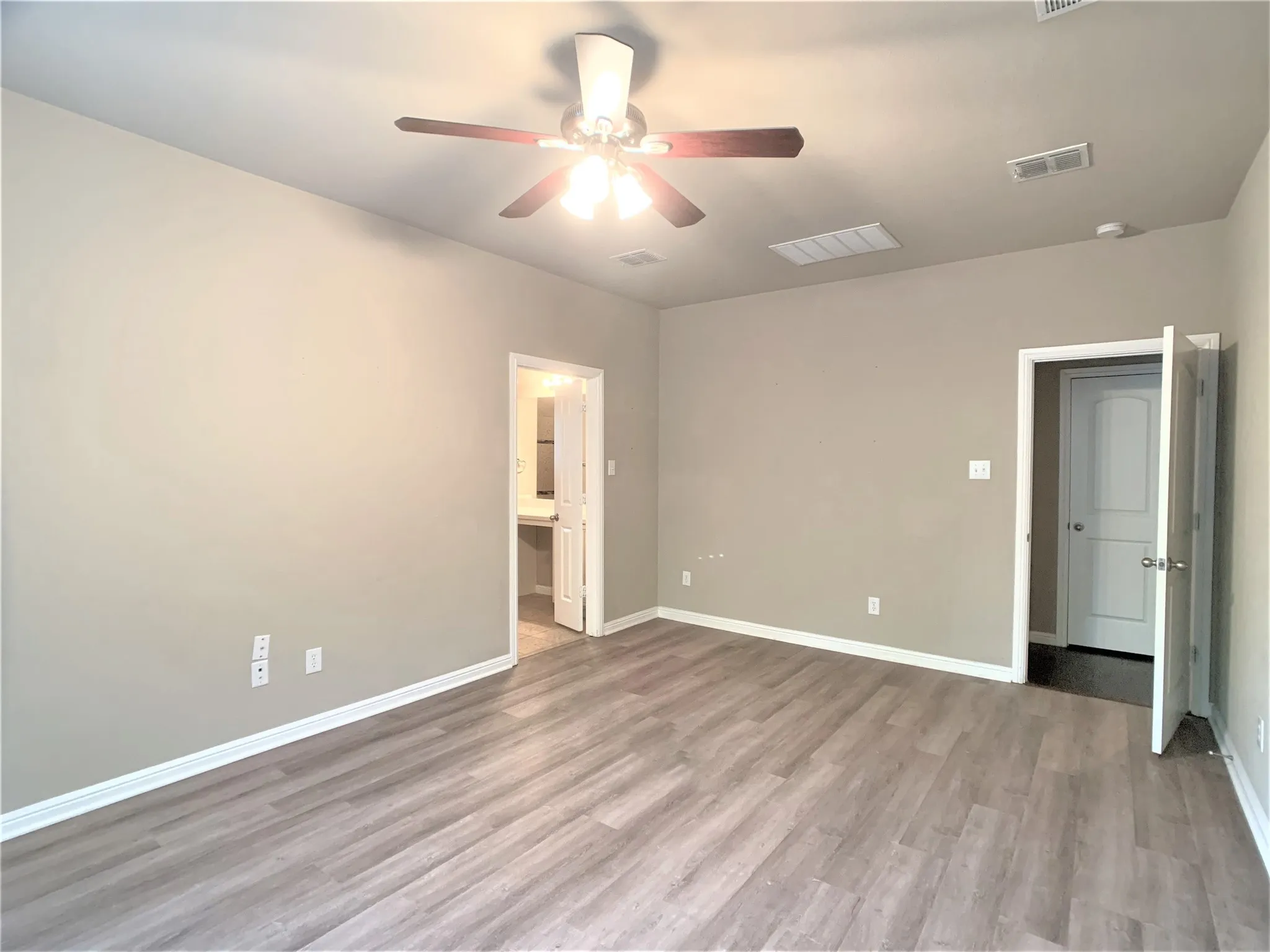 Single Family Residence For Rent in Collin County , 3102 Whispering Pine Boulevard, Melissa, Texas 75454, 3 Bedroom, 2 Bathroom, 2 Garage spaces, 1,718 Sqft, built in 2013, mls#21376891, Real Estate Agent in Melissa, Homes For Rent in Collin county, Homes For Rent in Melissa, Realtor in Melissa Texas, Real Estate Brokerage Independent Realty Texas, Luminita Cordes Realtor