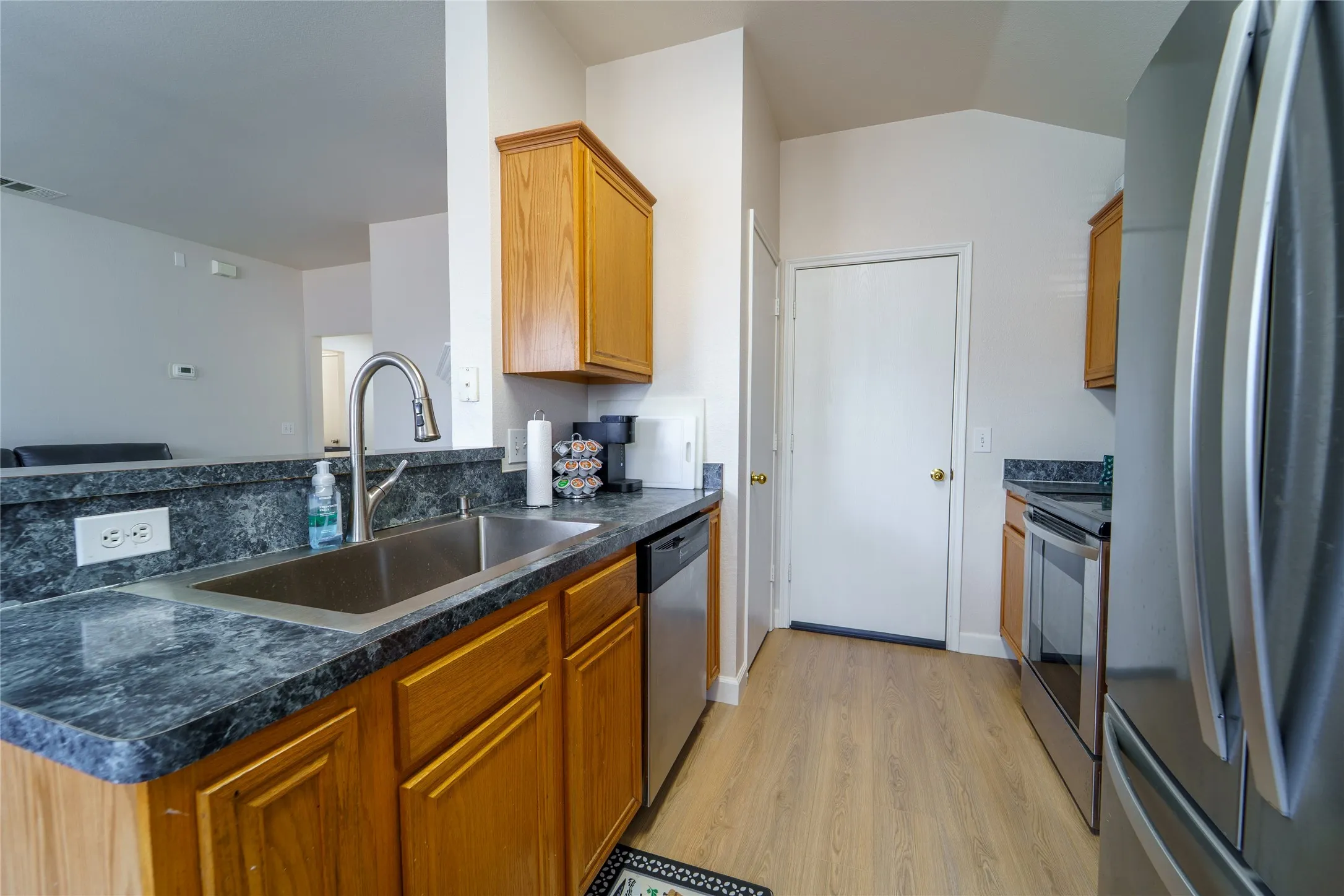 Single Family Residence For Sale in Collin County , 210 Lake Wichita Drive, Wylie, Texas 75098, 3 Bedroom, 2 Bathroom, 2 Garage spaces, 1,234 Sqft, built in 2001, mls#21376939, Real Estate Agent in Wylie, Homes For Sale in Collin county, Homes For Sale in Wylie, Realtor in Wylie Texas, Real Estate Brokerage Independent Realty Texas, Luminita Cordes Realtor