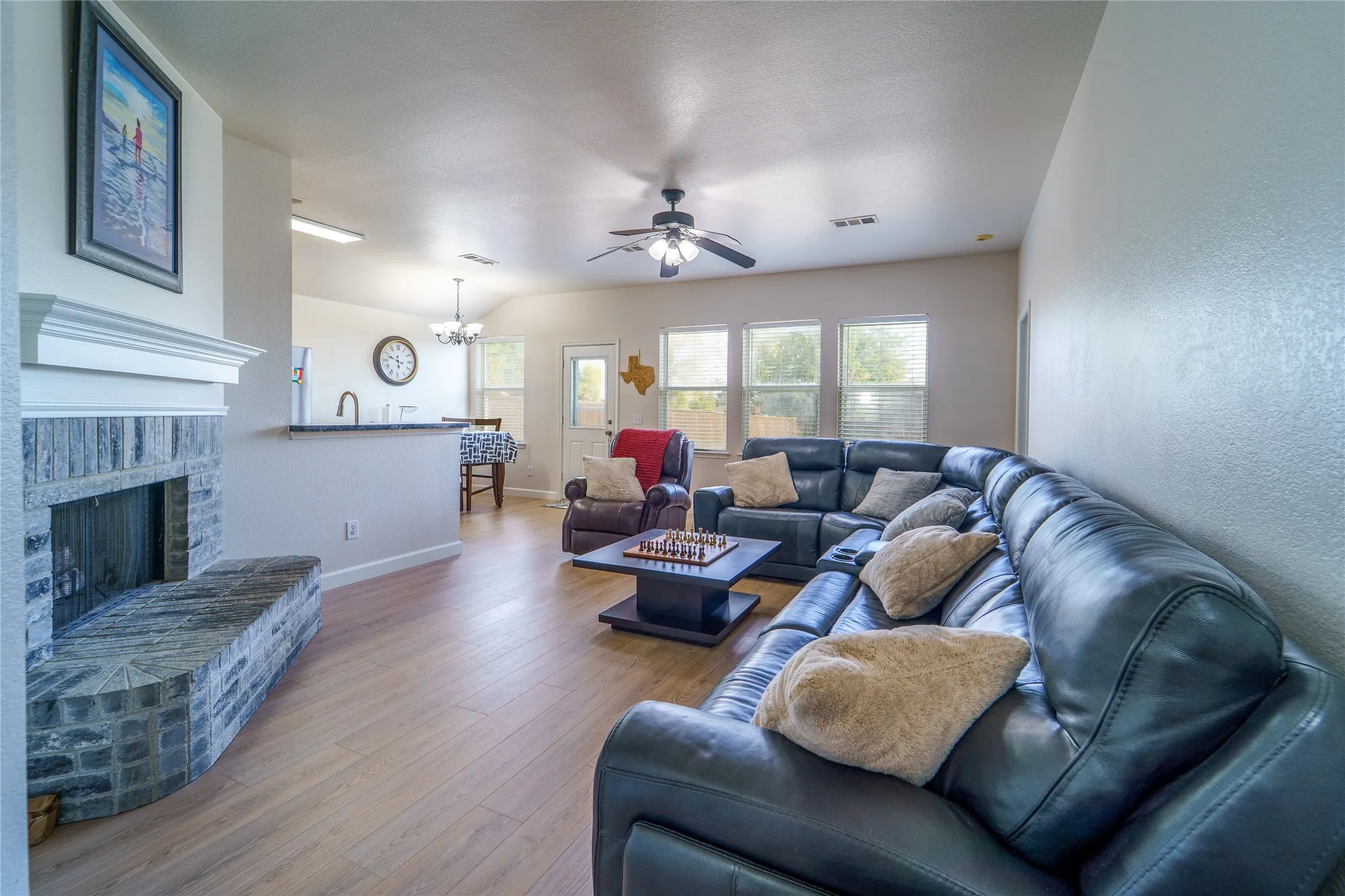 Single Family Residence For Sale in Collin County , 210 Lake Wichita Drive, Wylie, Texas 75098, 3 Bedroom, 2 Bathroom, 2 Garage spaces, 1,234 Sqft, built in 2001, mls#21376939, Real Estate Agent in Wylie, Homes For Sale in Collin county, Homes For Sale in Wylie, Realtor in Wylie Texas, Real Estate Brokerage Independent Realty Texas, Luminita Cordes Realtor