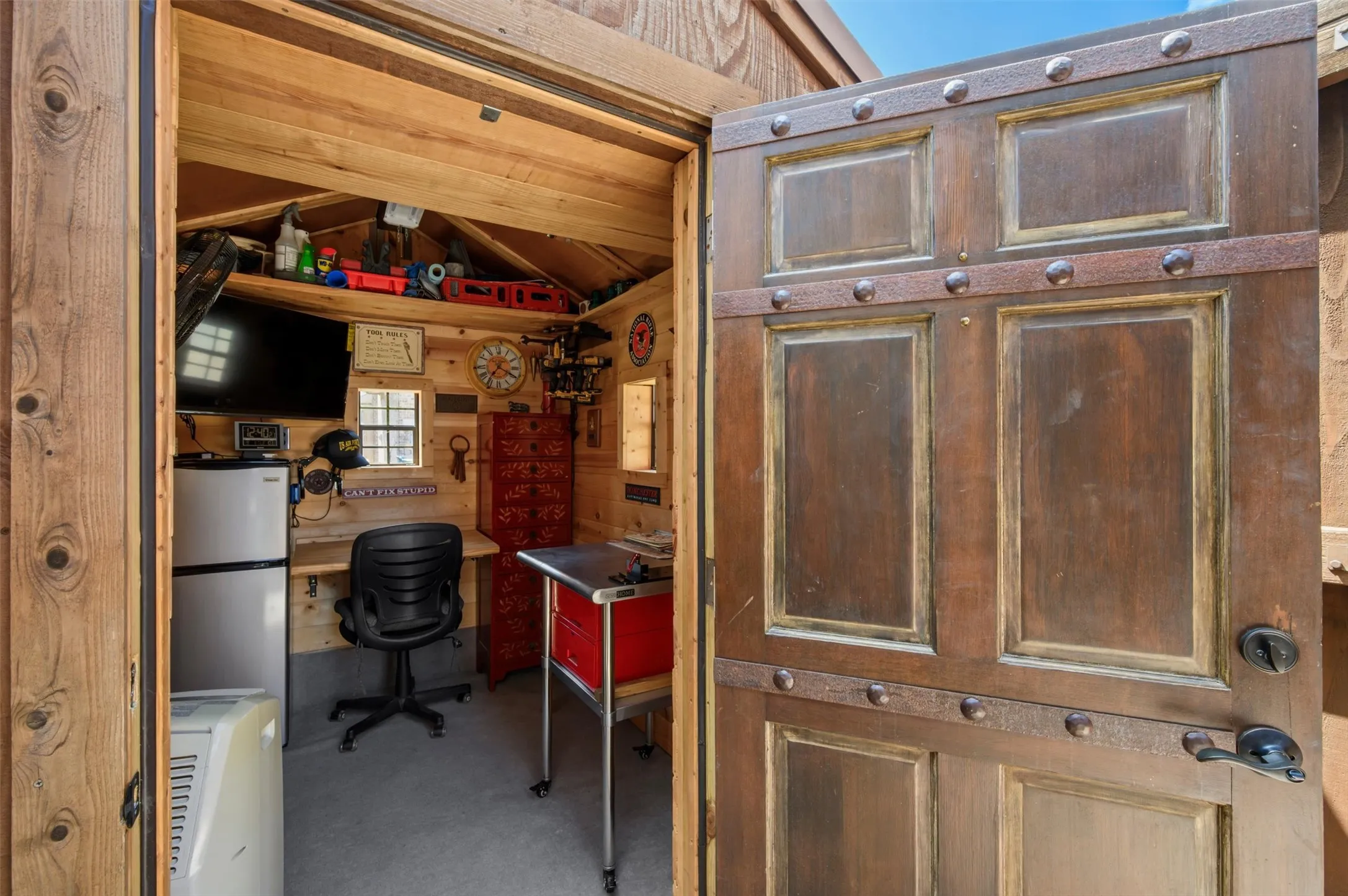 Multipurpose flex space, could be man cave, she shed or kids playhouse.