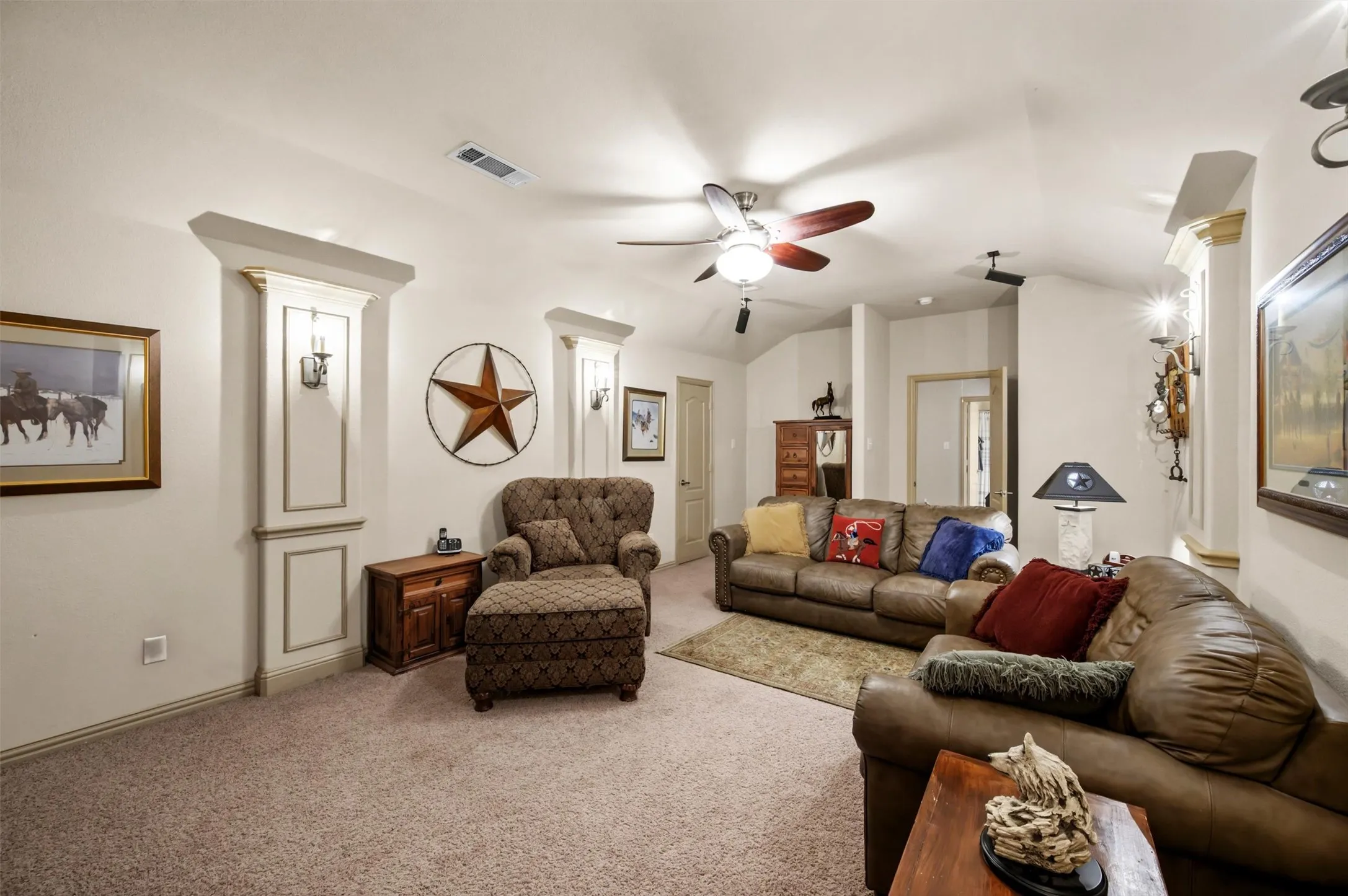 Single Family Residence For Sale in Denton County , 1480 Bristol Lane, Lewisville, Texas 75077, 3 Bedroom, 3 Bathroom, 2 Garage spaces, 2,386 Sqft, built in 2006, mls#21375759, Real Estate Agent in Lewisville, Homes For Sale in Denton county, Homes For Sale in Lewisville, Realtor in Lewisville Texas, Real Estate Brokerage Independent Realty Texas, Luminita Cordes Realtor