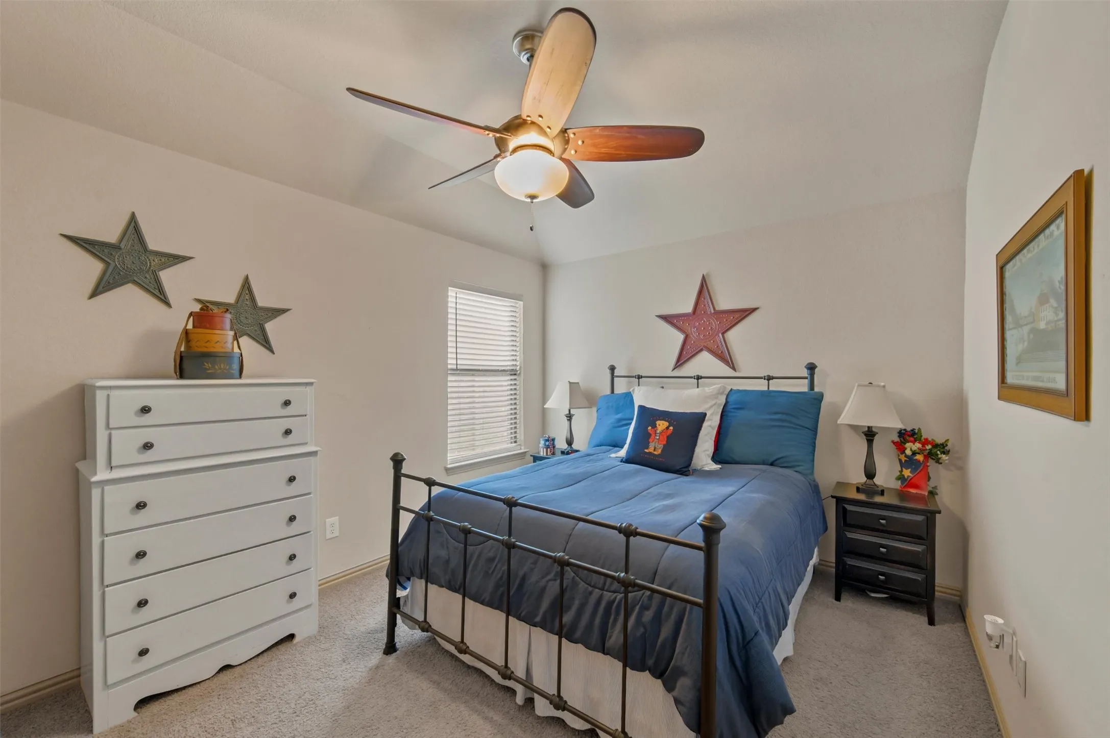 Single Family Residence For Sale in Denton County , 1480 Bristol Lane, Lewisville, Texas 75077, 3 Bedroom, 3 Bathroom, 2 Garage spaces, 2,386 Sqft, built in 2006, mls#21375759, Real Estate Agent in Lewisville, Homes For Sale in Denton county, Homes For Sale in Lewisville, Realtor in Lewisville Texas, Real Estate Brokerage Independent Realty Texas, Luminita Cordes Realtor