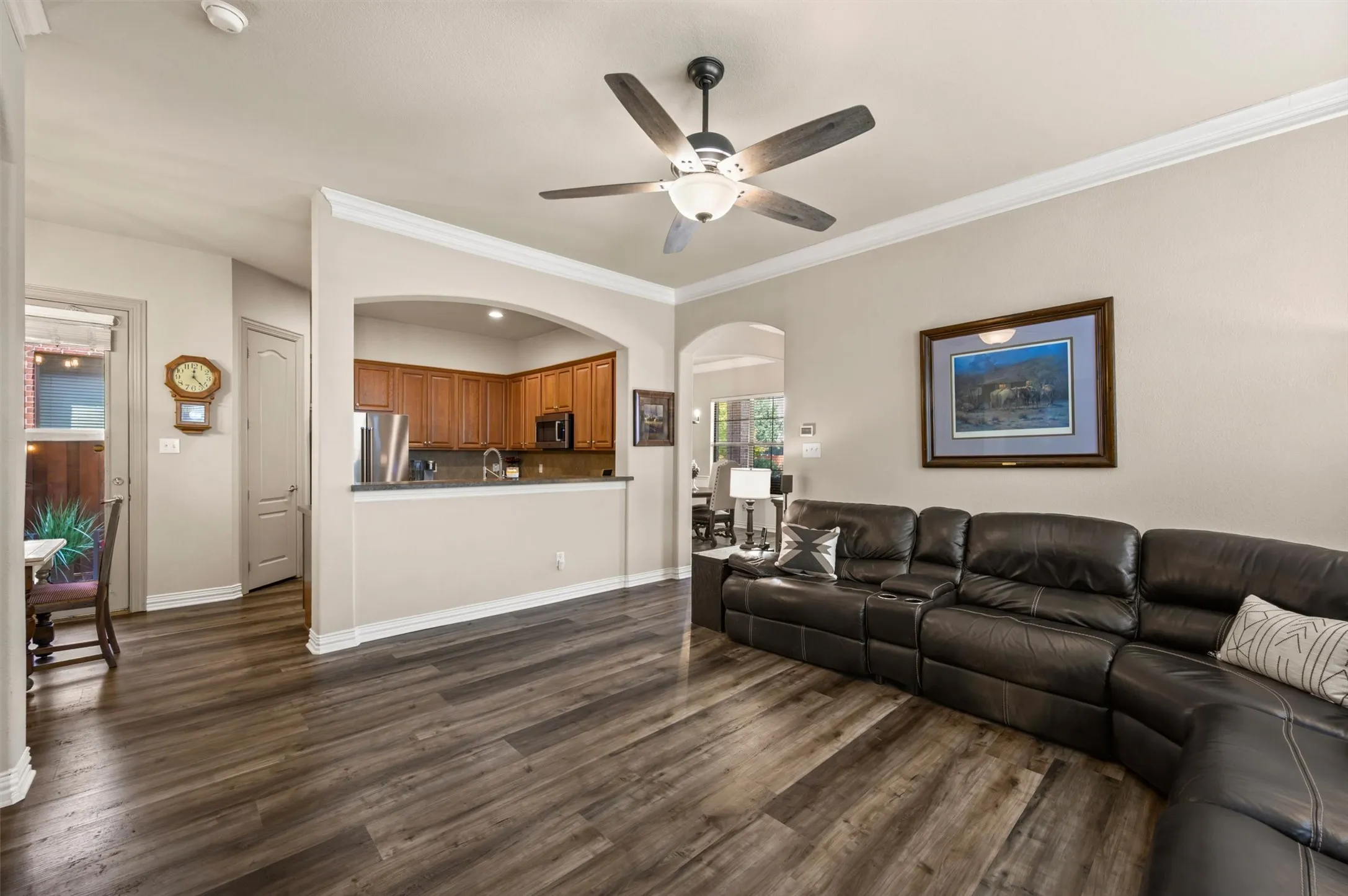 Single Family Residence For Sale in Denton County , 1480 Bristol Lane, Lewisville, Texas 75077, 3 Bedroom, 3 Bathroom, 2 Garage spaces, 2,386 Sqft, built in 2006, mls#21375759, Real Estate Agent in Lewisville, Homes For Sale in Denton county, Homes For Sale in Lewisville, Realtor in Lewisville Texas, Real Estate Brokerage Independent Realty Texas, Luminita Cordes Realtor