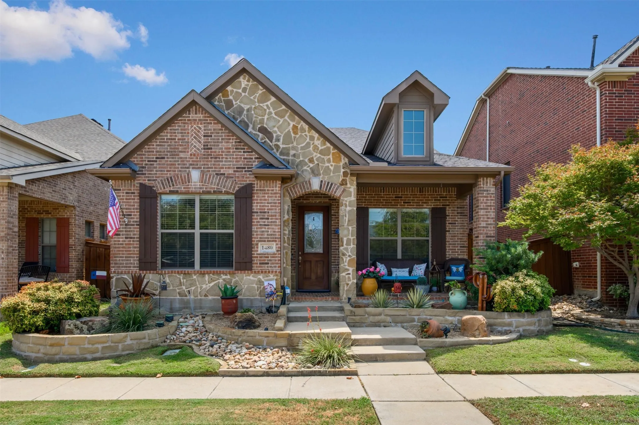 Single Family Residence For Sale in Denton County , 1480 Bristol Lane, Lewisville, Texas 75077, 3 Bedroom, 3 Bathroom, 2 Garage spaces, 2,386 Sqft, built in 2006, mls#21375759, Real Estate Agent in Lewisville, Homes For Sale in Denton county, Homes For Sale in Lewisville, Realtor in Lewisville Texas, Real Estate Brokerage Independent Realty Texas, Luminita Cordes Realtor