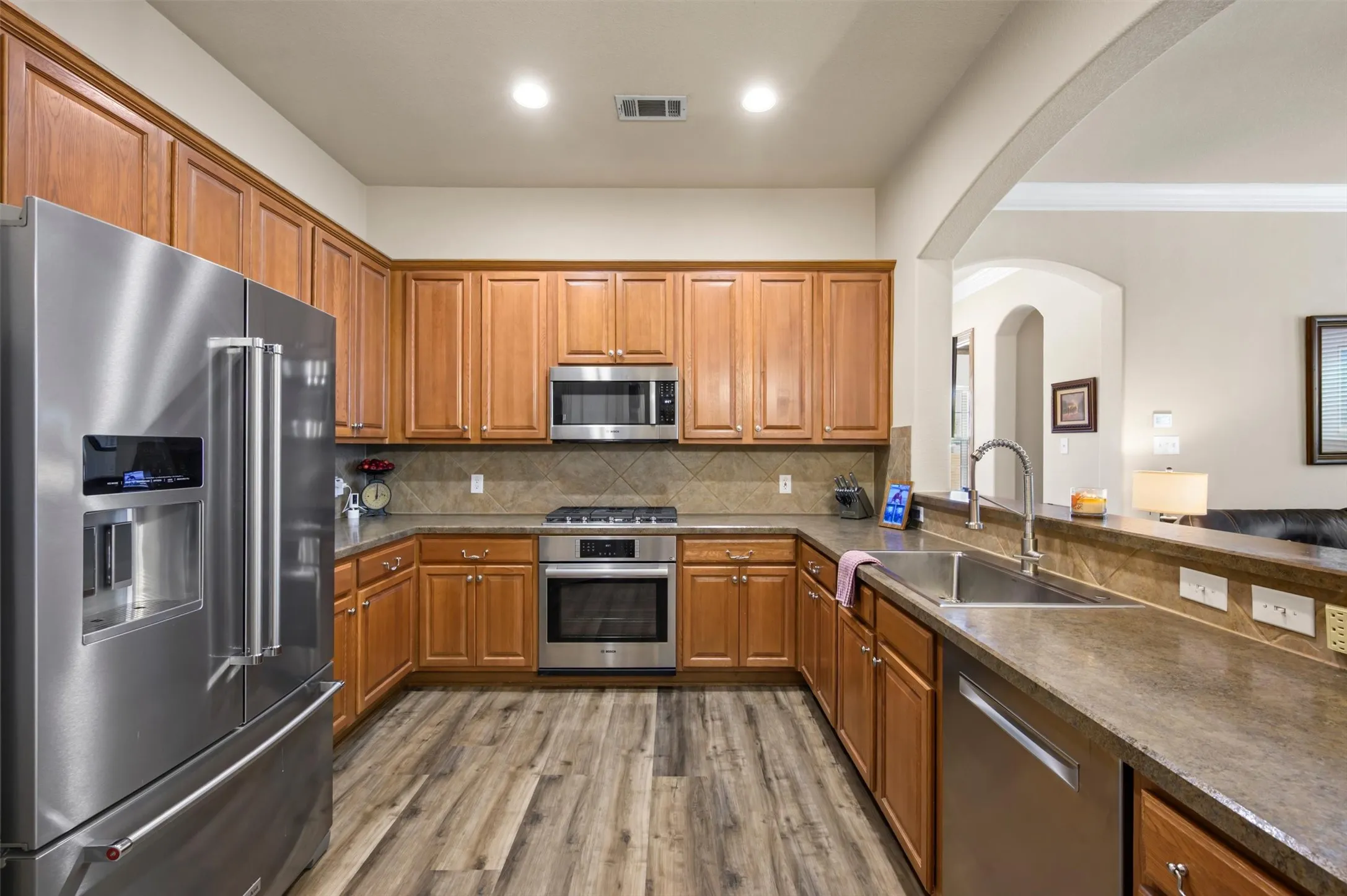 Single Family Residence For Sale in Denton County , 1480 Bristol Lane, Lewisville, Texas 75077, 3 Bedroom, 3 Bathroom, 2 Garage spaces, 2,386 Sqft, built in 2006, mls#21375759, Real Estate Agent in Lewisville, Homes For Sale in Denton county, Homes For Sale in Lewisville, Realtor in Lewisville Texas, Real Estate Brokerage Independent Realty Texas, Luminita Cordes Realtor