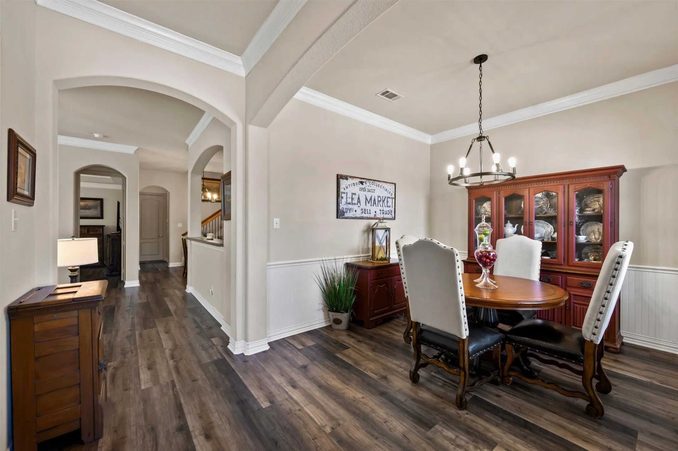 Single Family Residence For Sale in Denton County , 1480 Bristol Lane, Lewisville, Texas 75077, 3 Bedroom, 3 Bathroom, 2 Garage spaces, 2,386 Sqft, built in 2006, mls#21375759, Real Estate Agent in Lewisville, Homes For Sale in Denton county, Homes For Sale in Lewisville, Realtor in Lewisville Texas, Real Estate Brokerage Independent Realty Texas, Luminita Cordes Realtor