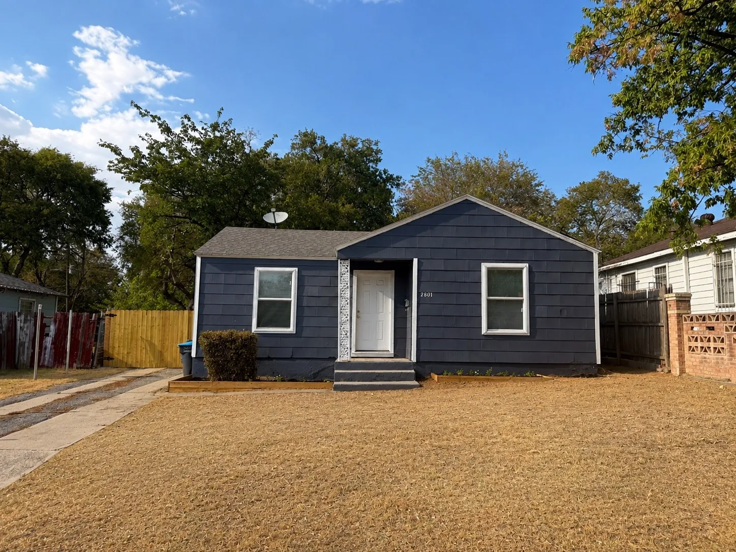 Single Family Residence For Sale in Tarrant County , 2801 Burchill Road S, Fort Worth, Texas 76105, 2 Bedroom, 1 Bathroom, 1 Garage spaces, 710 Sqft, built in 1948, mls#21376941, Real Estate Agent in Fort Worth, Homes For Sale in Tarrant county, Homes For Sale in Fort Worth, Realtor in Fort Worth Texas, Real Estate Brokerage Independent Realty Texas, Luminita Cordes Realtor