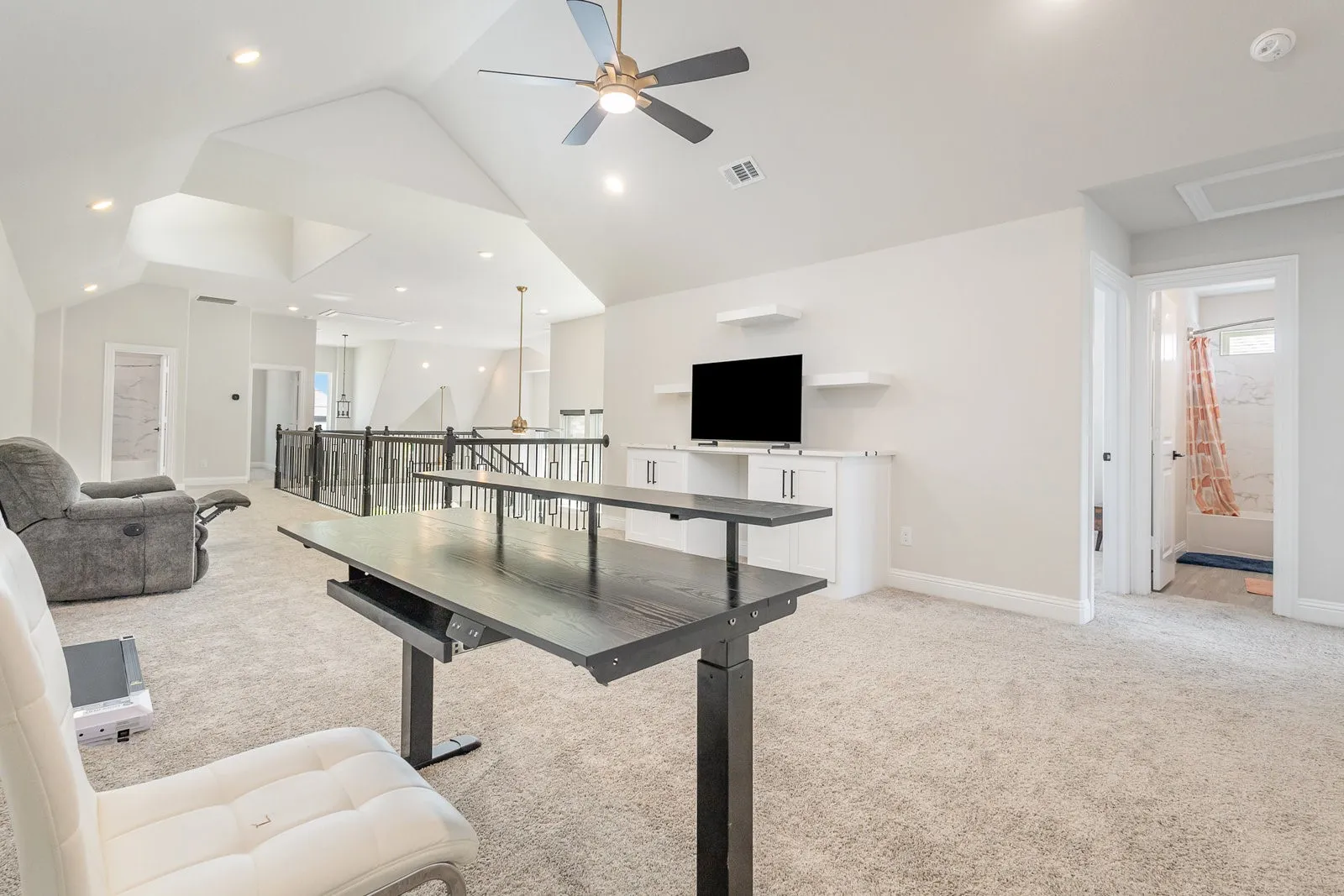 Single Family Residence For Rent in Collin County , 4954 Daybreak Drive, Mc Kinney, Texas 75070, 4 Bedroom, 4 Bathroom, 2 Garage spaces, 3,507 Sqft, built in 2024, mls#21372866, Real Estate Agent in Mc Kinney, Homes For Rent in Collin county, Homes For Rent in Mc Kinney, Realtor in Mc Kinney Texas, Real Estate Brokerage Independent Realty Texas, Luminita Cordes Realtor