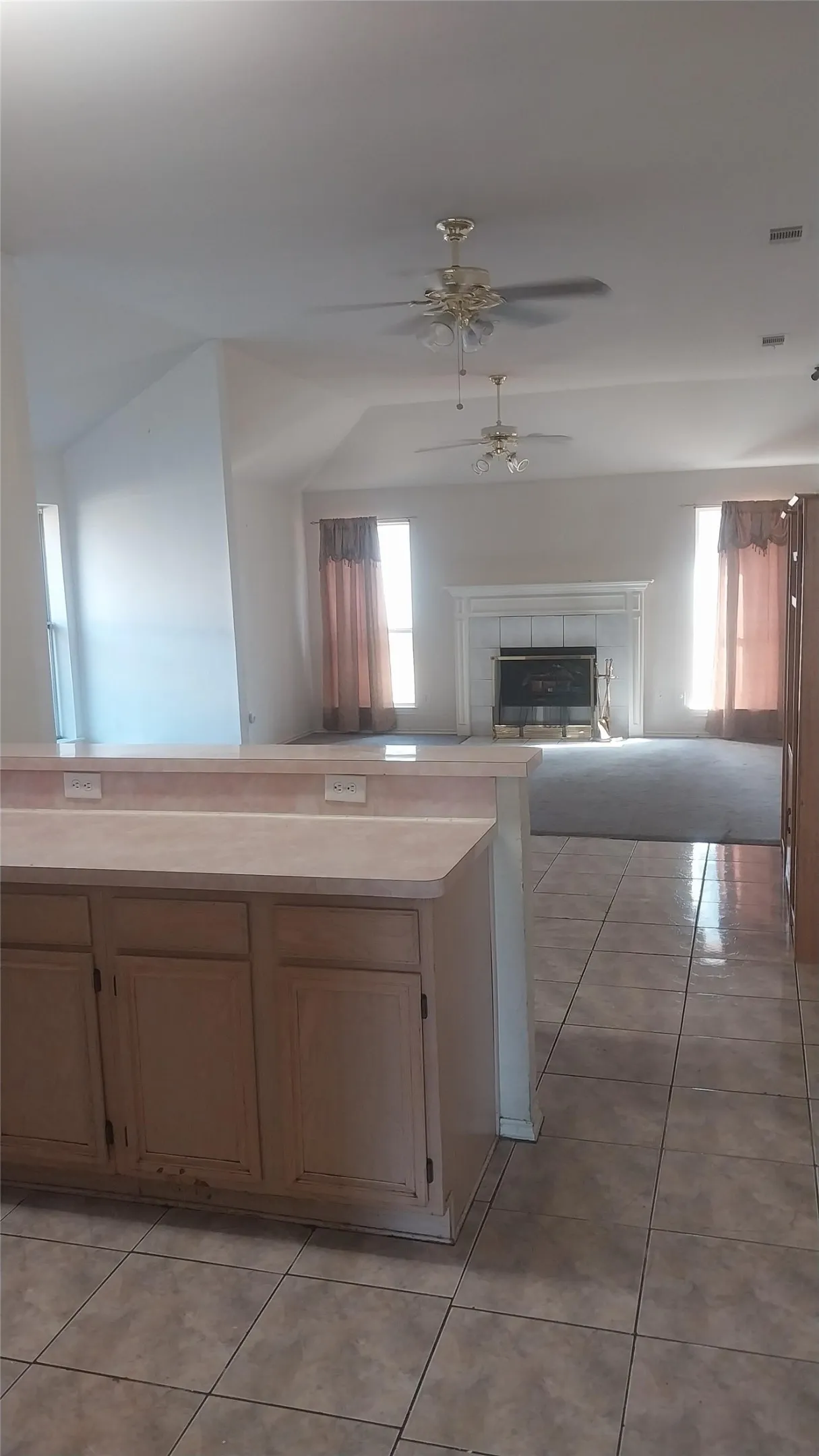 Single Family Residence For Sale in Dallas County , 1146 Oak Park Drive, Dallas, Texas 75232, 4 Bedroom, 3 Bathroom, 2 Garage spaces, 2,127 Sqft, built in 1994, mls#21376942, Real Estate Agent in Dallas, Homes For Sale in Dallas county, Homes For Sale in Dallas, Realtor in Dallas Texas, Real Estate Brokerage Independent Realty Texas, Luminita Cordes Realtor