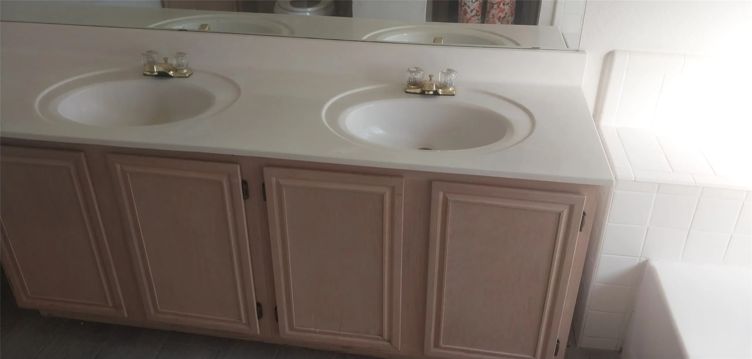 Single Family Residence For Sale in Dallas County , 1146 Oak Park Drive, Dallas, Texas 75232, 4 Bedroom, 3 Bathroom, 2 Garage spaces, 2,127 Sqft, built in 1994, mls#21376942, Real Estate Agent in Dallas, Homes For Sale in Dallas county, Homes For Sale in Dallas, Realtor in Dallas Texas, Real Estate Brokerage Independent Realty Texas, Luminita Cordes Realtor