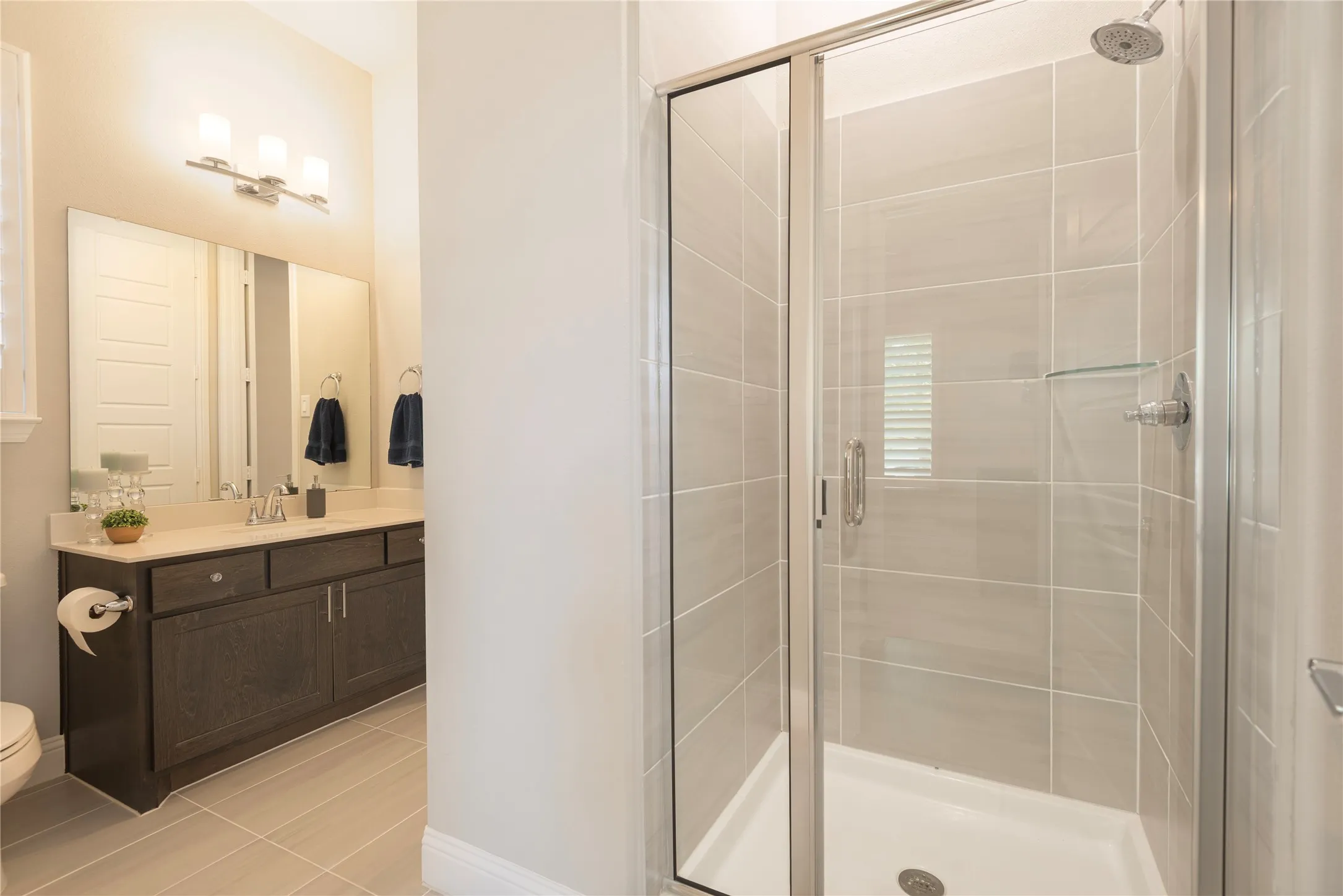Single Family Residence For Sale in Collin County , 1012 Terra Vista Drive, Allen, Texas 75013, 3 Bedroom, 3 Bathroom, 2 Garage spaces, 2,589 Sqft, built in 2022, mls#21373363, Real Estate Agent in Allen, Homes For Sale in Collin county, Homes For Sale in Allen, Realtor in Allen Texas, Real Estate Brokerage Independent Realty Texas, Luminita Cordes Realtor