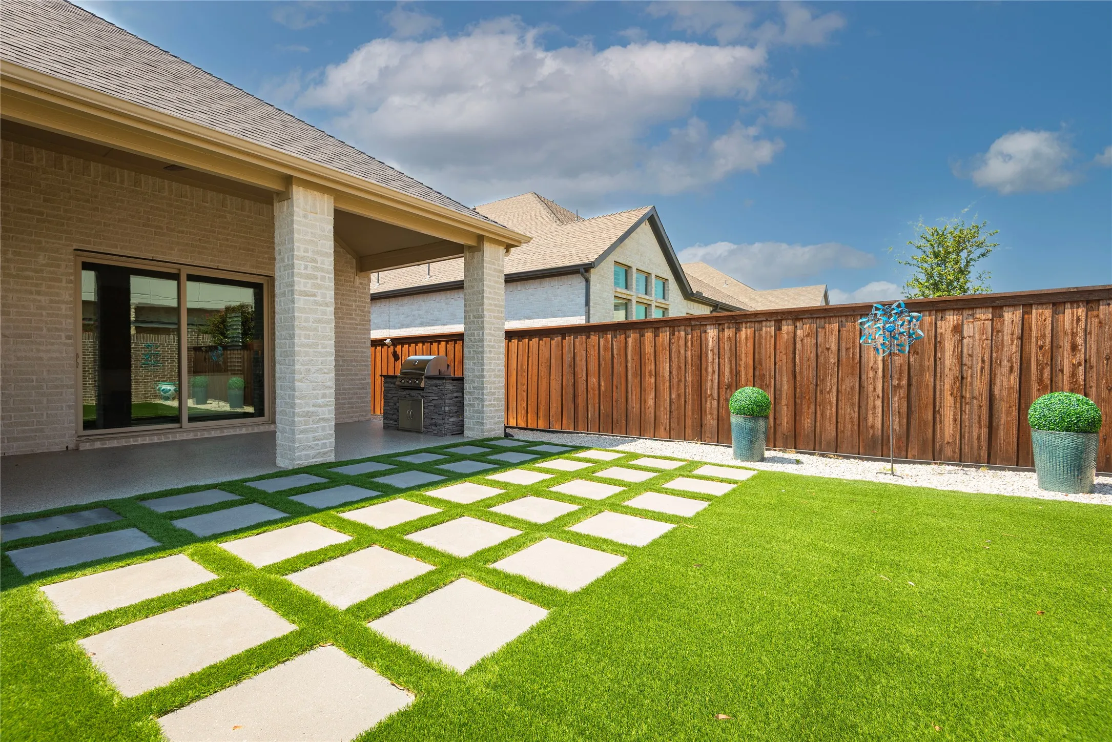 Single Family Residence For Sale in Collin County , 1012 Terra Vista Drive, Allen, Texas 75013, 3 Bedroom, 3 Bathroom, 2 Garage spaces, 2,589 Sqft, built in 2022, mls#21373363, Real Estate Agent in Allen, Homes For Sale in Collin county, Homes For Sale in Allen, Realtor in Allen Texas, Real Estate Brokerage Independent Realty Texas, Luminita Cordes Realtor