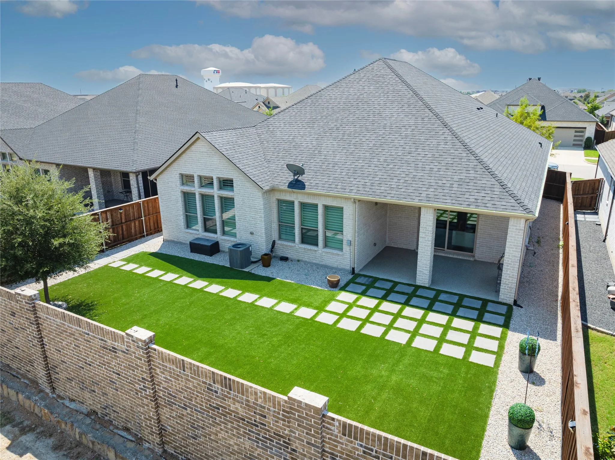 Single Family Residence For Sale in Collin County , 1012 Terra Vista Drive, Allen, Texas 75013, 3 Bedroom, 3 Bathroom, 2 Garage spaces, 2,589 Sqft, built in 2022, mls#21373363, Real Estate Agent in Allen, Homes For Sale in Collin county, Homes For Sale in Allen, Realtor in Allen Texas, Real Estate Brokerage Independent Realty Texas, Luminita Cordes Realtor