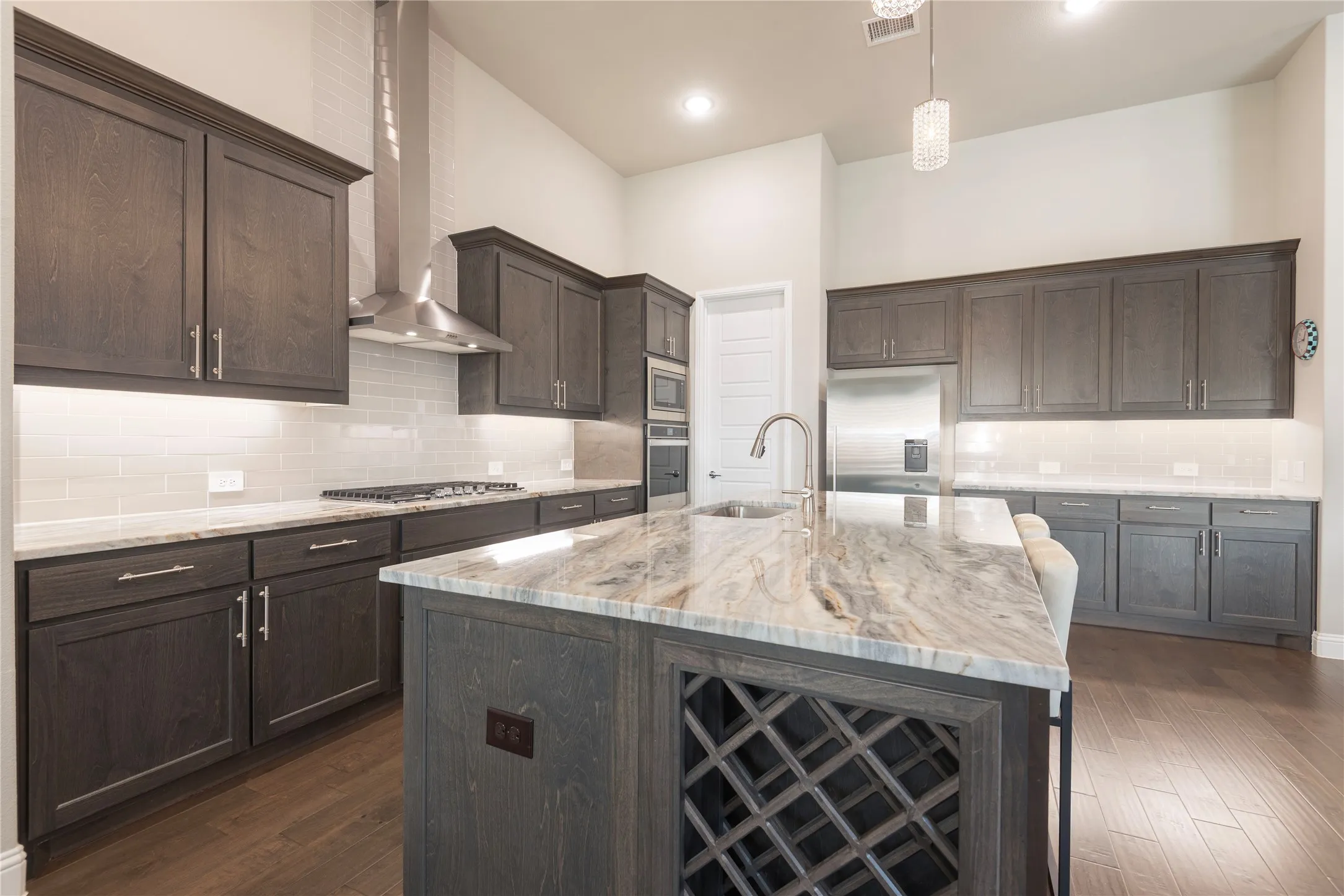 Single Family Residence For Sale in Collin County , 1012 Terra Vista Drive, Allen, Texas 75013, 3 Bedroom, 3 Bathroom, 2 Garage spaces, 2,589 Sqft, built in 2022, mls#21373363, Real Estate Agent in Allen, Homes For Sale in Collin county, Homes For Sale in Allen, Realtor in Allen Texas, Real Estate Brokerage Independent Realty Texas, Luminita Cordes Realtor