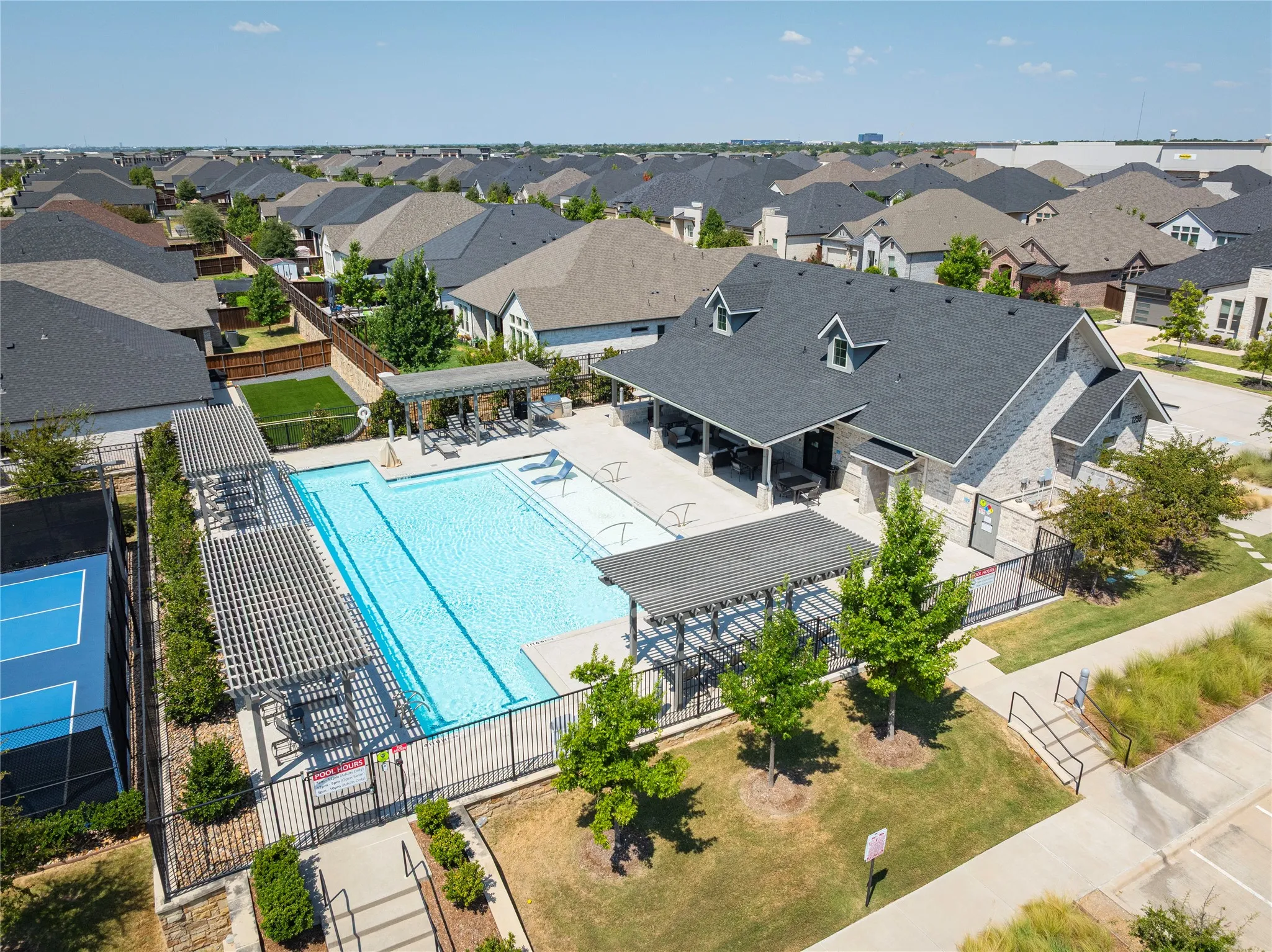 Single Family Residence For Sale in Collin County , 1012 Terra Vista Drive, Allen, Texas 75013, 3 Bedroom, 3 Bathroom, 2 Garage spaces, 2,589 Sqft, built in 2022, mls#21373363, Real Estate Agent in Allen, Homes For Sale in Collin county, Homes For Sale in Allen, Realtor in Allen Texas, Real Estate Brokerage Independent Realty Texas, Luminita Cordes Realtor