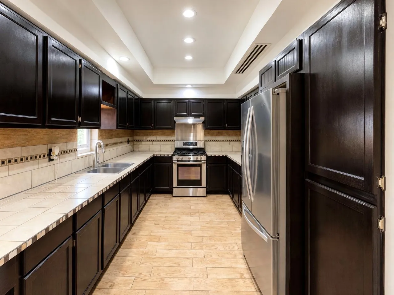 Single Family Residence For Sale in Grayson County , 1601 S Travis Street, Sherman, Texas 75090, 3 Bedroom, 2 Bathroom, 2 Garage spaces, 1,326 Sqft, built in 1910, mls#21373767, Real Estate Agent in Sherman, Homes For Sale in Grayson county, Homes For Sale in Sherman, Realtor in Sherman Texas, Real Estate Brokerage Independent Realty Texas, Luminita Cordes Realtor