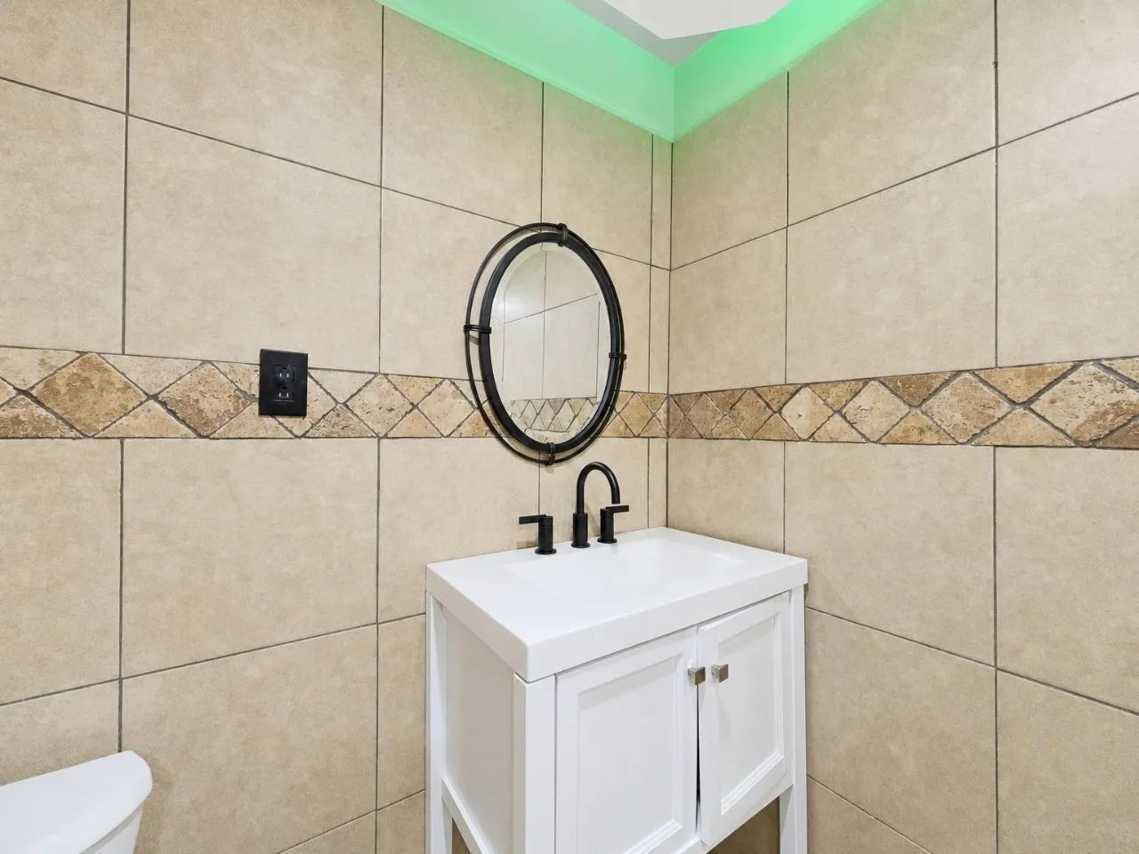 Single Family Residence For Sale in Grayson County , 1601 S Travis Street, Sherman, Texas 75090, 3 Bedroom, 2 Bathroom, 2 Garage spaces, 1,326 Sqft, built in 1910, mls#21373767, Real Estate Agent in Sherman, Homes For Sale in Grayson county, Homes For Sale in Sherman, Realtor in Sherman Texas, Real Estate Brokerage Independent Realty Texas, Luminita Cordes Realtor