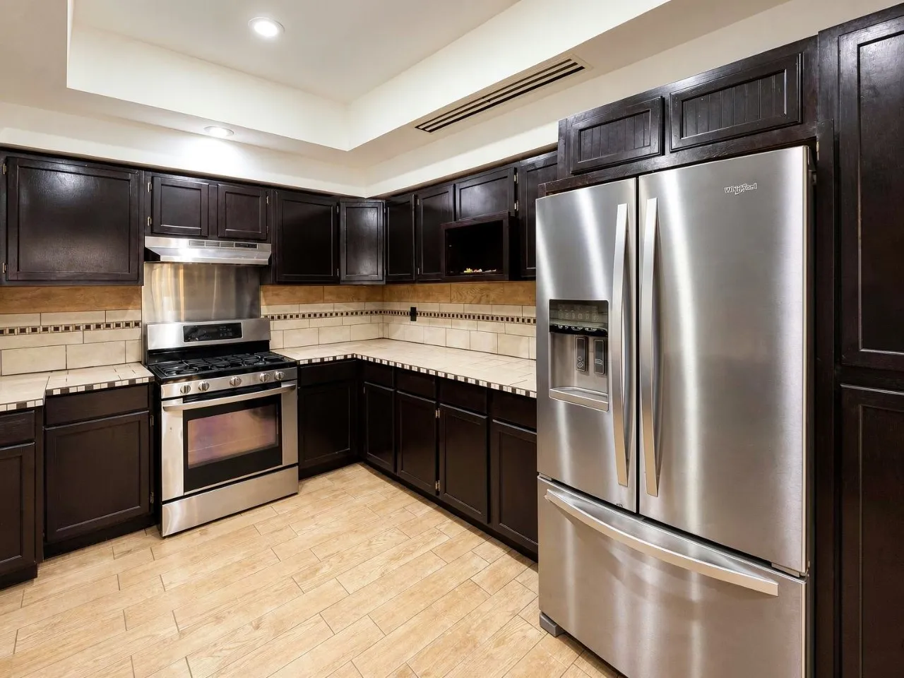 Single Family Residence For Sale in Grayson County , 1601 S Travis Street, Sherman, Texas 75090, 3 Bedroom, 2 Bathroom, 2 Garage spaces, 1,326 Sqft, built in 1910, mls#21373767, Real Estate Agent in Sherman, Homes For Sale in Grayson county, Homes For Sale in Sherman, Realtor in Sherman Texas, Real Estate Brokerage Independent Realty Texas, Luminita Cordes Realtor