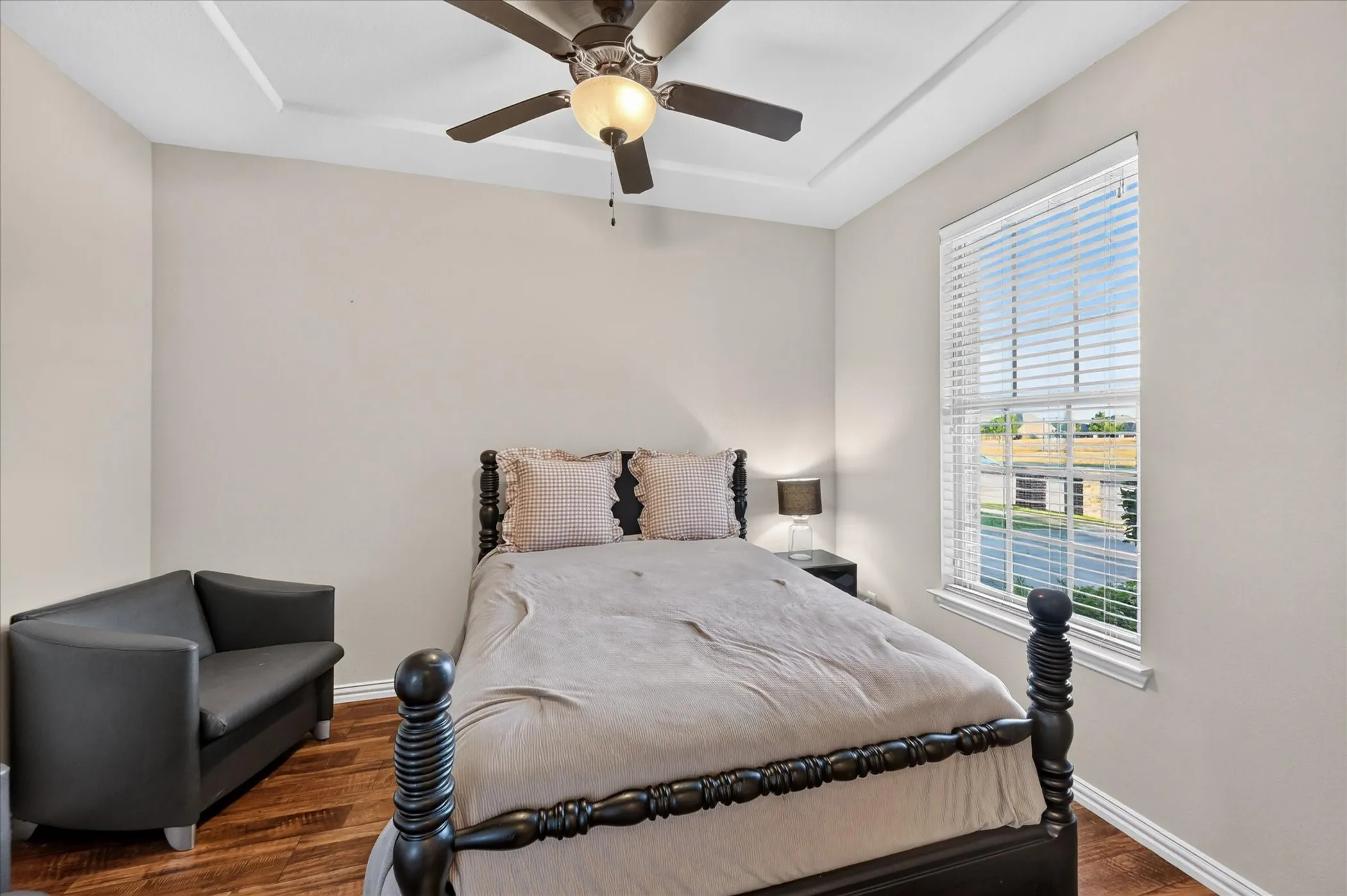 Single Family Residence For Sale in Tarrant County , 1309 Mesa Crest Drive, Fort Worth, Texas 76052, 3 Bedroom, 2 Bathroom, 3 Garage spaces, 2,039 Sqft, built in 2012, mls#21376905, Real Estate Agent in Fort Worth, Homes For Sale in Tarrant county, Homes For Sale in Fort Worth, Realtor in Fort Worth Texas, Real Estate Brokerage Independent Realty Texas, Luminita Cordes Realtor