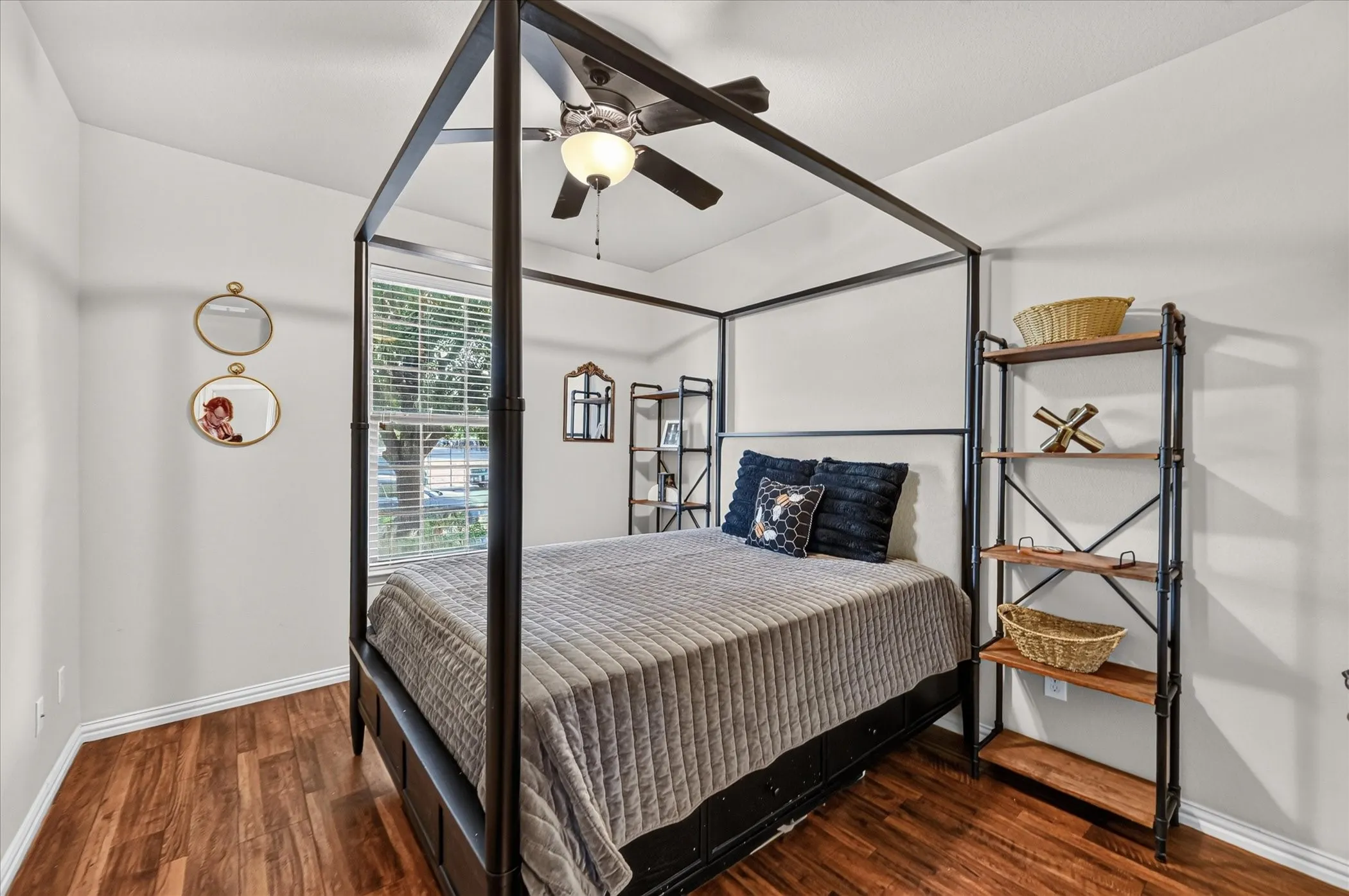 Single Family Residence For Sale in Tarrant County , 1309 Mesa Crest Drive, Fort Worth, Texas 76052, 3 Bedroom, 2 Bathroom, 3 Garage spaces, 2,039 Sqft, built in 2012, mls#21376905, Real Estate Agent in Fort Worth, Homes For Sale in Tarrant county, Homes For Sale in Fort Worth, Realtor in Fort Worth Texas, Real Estate Brokerage Independent Realty Texas, Luminita Cordes Realtor