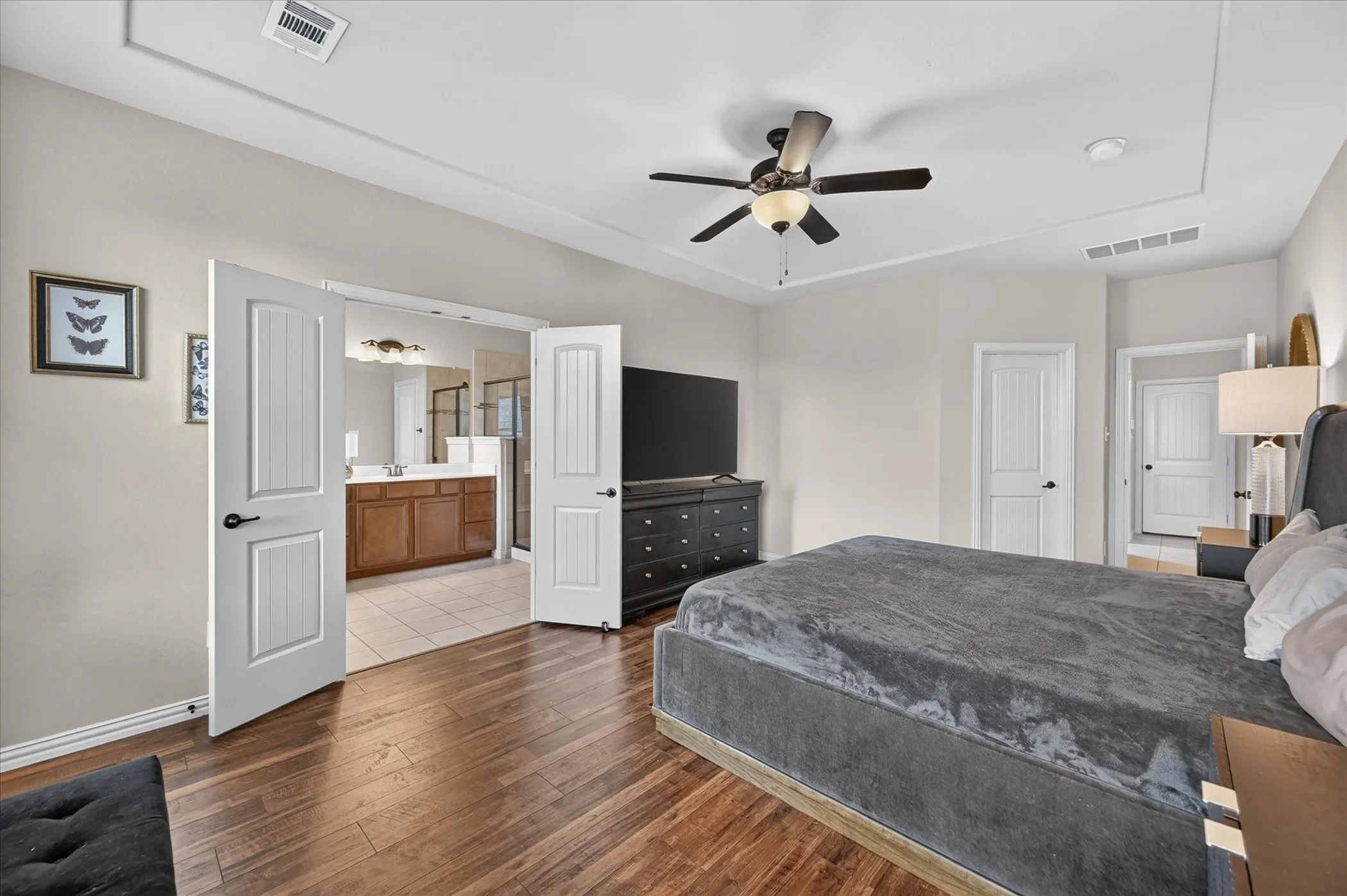 Single Family Residence For Sale in Tarrant County , 1309 Mesa Crest Drive, Fort Worth, Texas 76052, 3 Bedroom, 2 Bathroom, 3 Garage spaces, 2,039 Sqft, built in 2012, mls#21376905, Real Estate Agent in Fort Worth, Homes For Sale in Tarrant county, Homes For Sale in Fort Worth, Realtor in Fort Worth Texas, Real Estate Brokerage Independent Realty Texas, Luminita Cordes Realtor