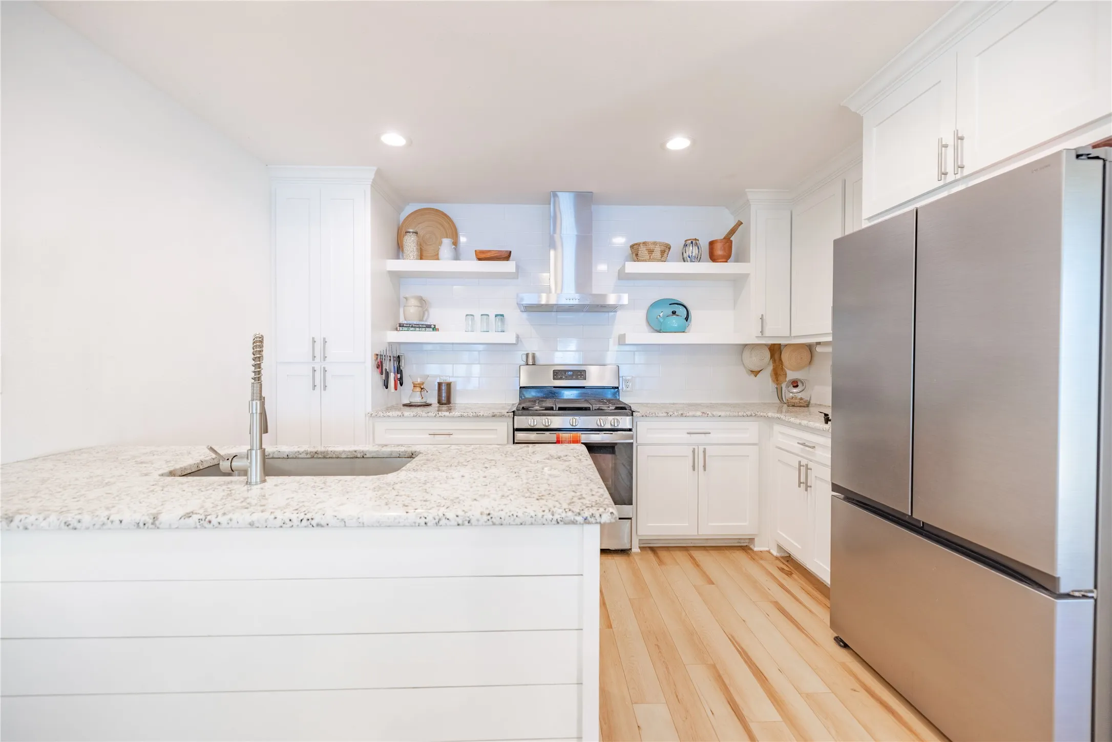 Single Family Residence For Sale in Van Zandt County , 180 Vz County Road 3734, Wills Point, Texas 75169, 2 Bedroom, 2 Bathroom, 2 Garage spaces, 1,094 Sqft, built in 2020, mls#21376936, Real Estate Agent in Wills Point, Homes For Sale in Van Zandt county, Homes For Sale in Wills Point, Realtor in Wills Point Texas, Real Estate Brokerage Independent Realty Texas, Luminita Cordes Realtor
