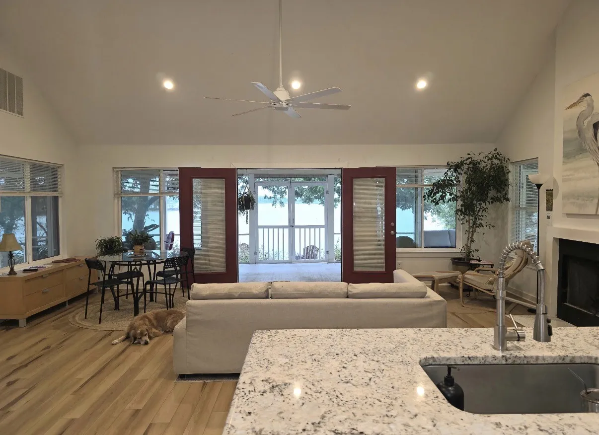 Single Family Residence For Sale in Van Zandt County , 180 Vz County Road 3734, Wills Point, Texas 75169, 2 Bedroom, 2 Bathroom, 2 Garage spaces, 1,094 Sqft, built in 2020, mls#21376936, Real Estate Agent in Wills Point, Homes For Sale in Van Zandt county, Homes For Sale in Wills Point, Realtor in Wills Point Texas, Real Estate Brokerage Independent Realty Texas, Luminita Cordes Realtor