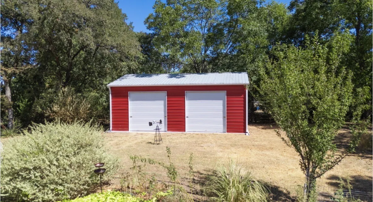 Single Family Residence For Sale in Van Zandt County , 180 Vz County Road 3734, Wills Point, Texas 75169, 2 Bedroom, 2 Bathroom, 2 Garage spaces, 1,094 Sqft, built in 2020, mls#21376936, Real Estate Agent in Wills Point, Homes For Sale in Van Zandt county, Homes For Sale in Wills Point, Realtor in Wills Point Texas, Real Estate Brokerage Independent Realty Texas, Luminita Cordes Realtor