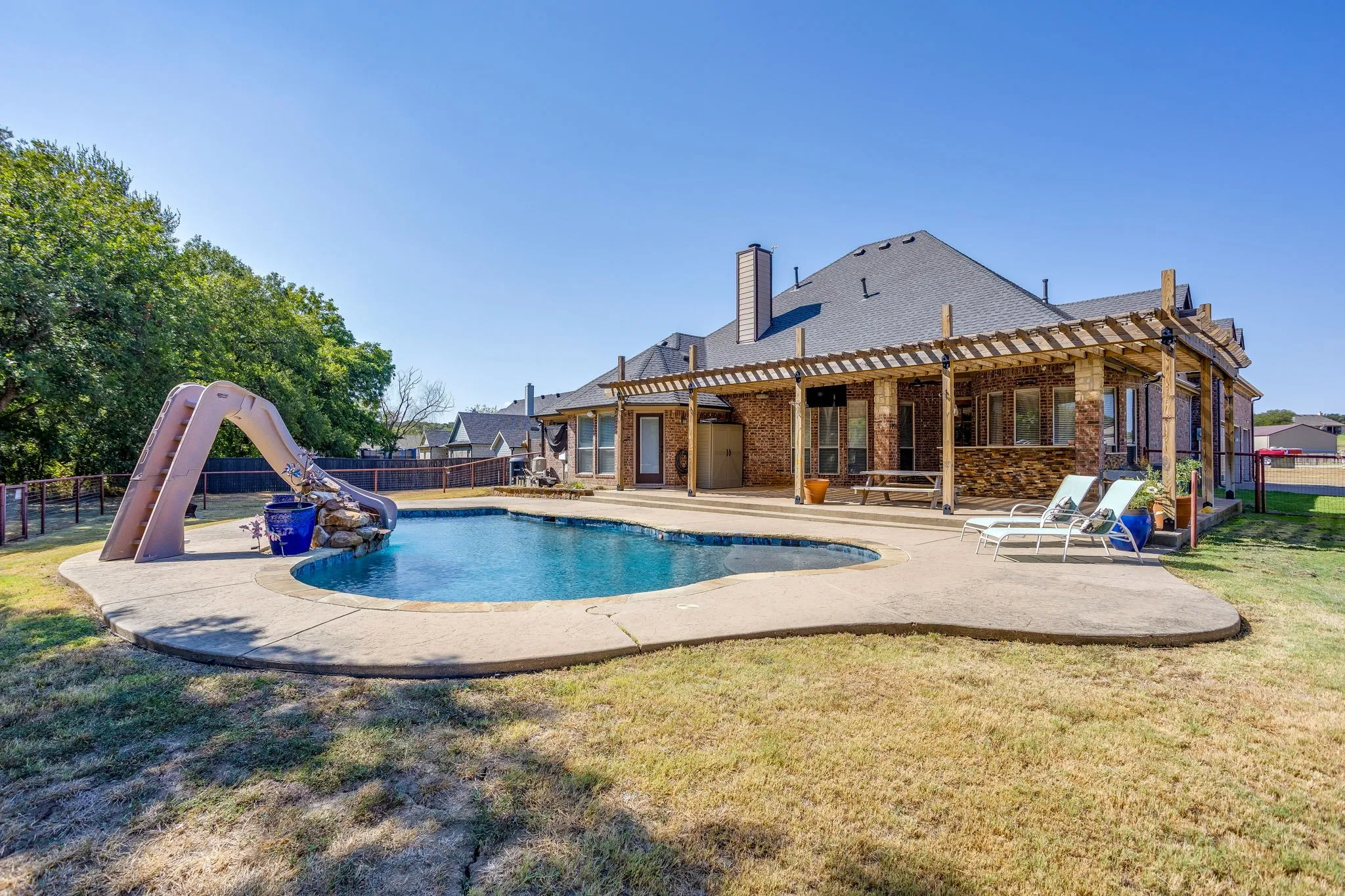 Single Family Residence For Sale in Parker County , 170 S Bear Creek Lane, Cresson, Texas 76035, 5 Bedroom, 3 Bathroom, 3 Garage spaces, 3,363 Sqft, built in 2001, mls#21351348, Real Estate Agent in Cresson, Homes For Sale in Parker county, Homes For Sale in Cresson, Realtor in Cresson Texas, Real Estate Brokerage Independent Realty Texas, Luminita Cordes Realtor