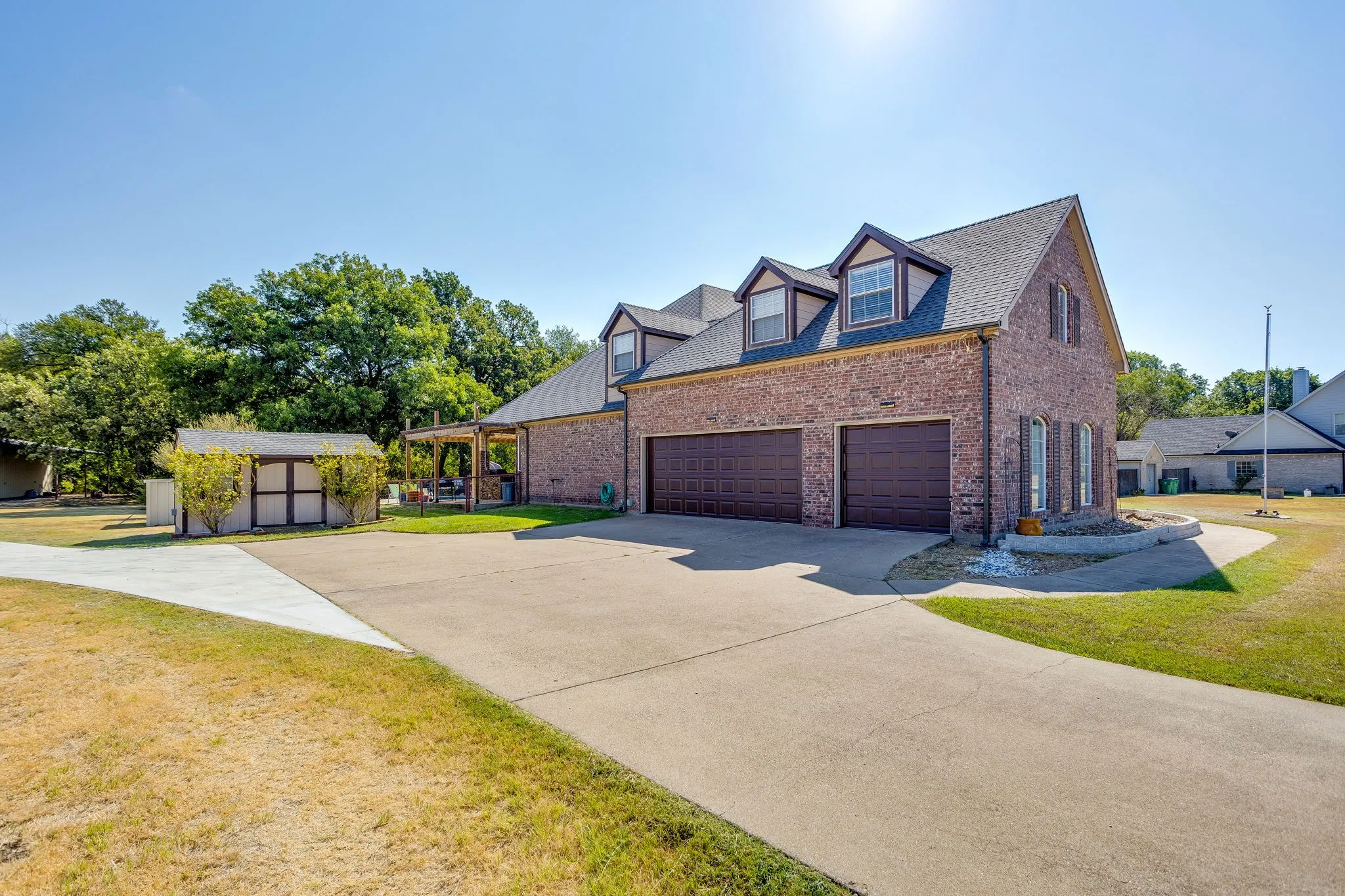 Single Family Residence For Sale in Parker County , 170 S Bear Creek Lane, Cresson, Texas 76035, 5 Bedroom, 3 Bathroom, 3 Garage spaces, 3,363 Sqft, built in 2001, mls#21351348, Real Estate Agent in Cresson, Homes For Sale in Parker county, Homes For Sale in Cresson, Realtor in Cresson Texas, Real Estate Brokerage Independent Realty Texas, Luminita Cordes Realtor