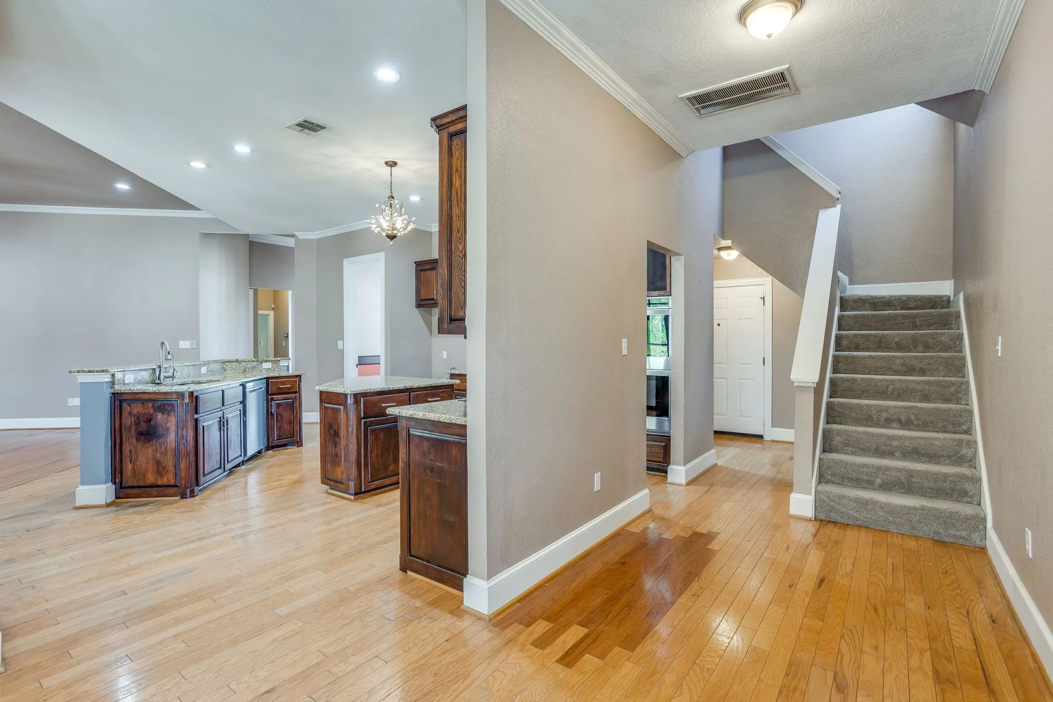 Single Family Residence For Sale in Parker County , 170 S Bear Creek Lane, Cresson, Texas 76035, 5 Bedroom, 3 Bathroom, 3 Garage spaces, 3,363 Sqft, built in 2001, mls#21351348, Real Estate Agent in Cresson, Homes For Sale in Parker county, Homes For Sale in Cresson, Realtor in Cresson Texas, Real Estate Brokerage Independent Realty Texas, Luminita Cordes Realtor