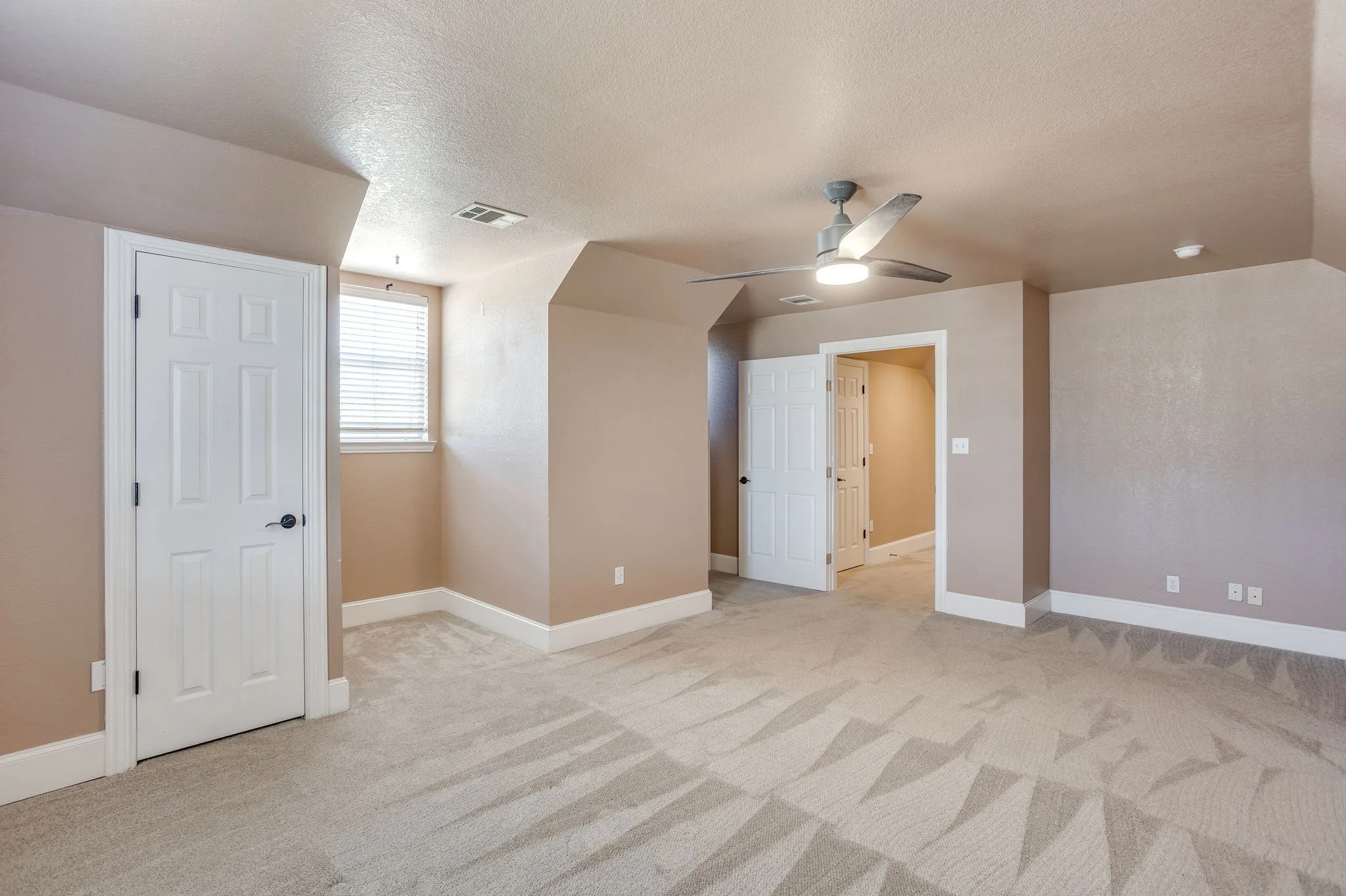 2nd Foor 5th Bedroom