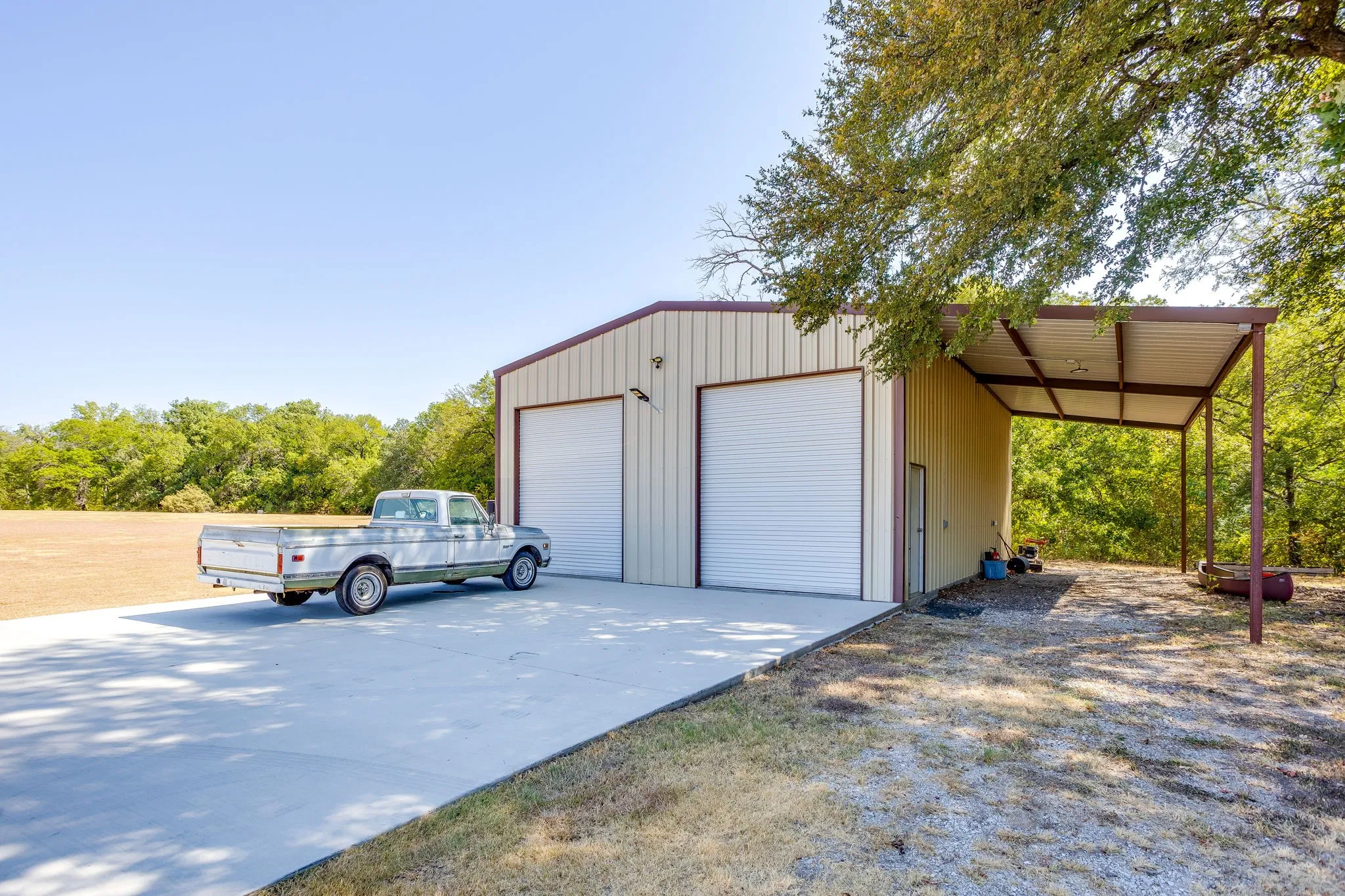 Single Family Residence For Sale in Parker County , 170 S Bear Creek Lane, Cresson, Texas 76035, 5 Bedroom, 3 Bathroom, 3 Garage spaces, 3,363 Sqft, built in 2001, mls#21351348, Real Estate Agent in Cresson, Homes For Sale in Parker county, Homes For Sale in Cresson, Realtor in Cresson Texas, Real Estate Brokerage Independent Realty Texas, Luminita Cordes Realtor