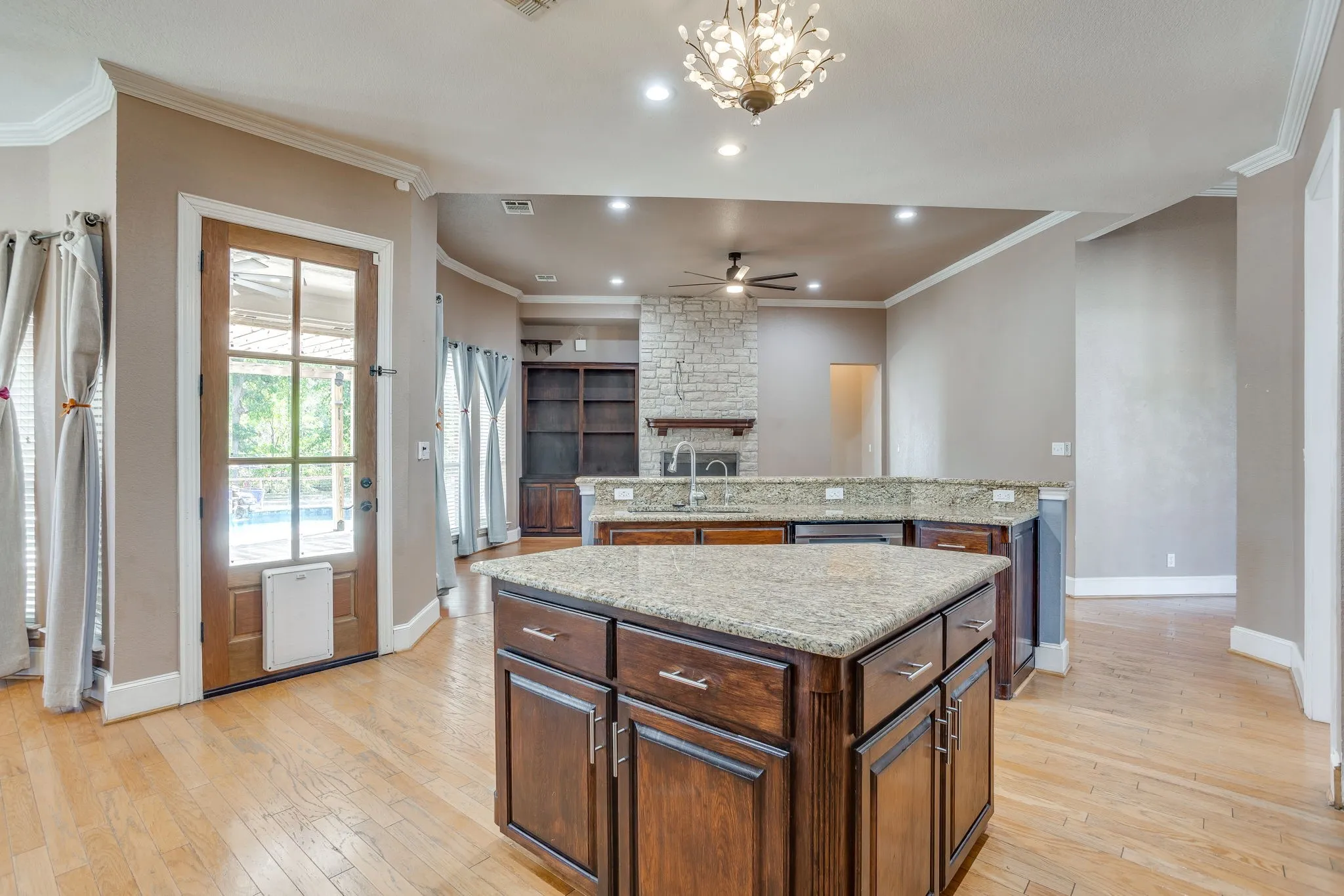 Single Family Residence For Sale in Parker County , 170 S Bear Creek Lane, Cresson, Texas 76035, 5 Bedroom, 3 Bathroom, 3 Garage spaces, 3,363 Sqft, built in 2001, mls#21351348, Real Estate Agent in Cresson, Homes For Sale in Parker county, Homes For Sale in Cresson, Realtor in Cresson Texas, Real Estate Brokerage Independent Realty Texas, Luminita Cordes Realtor