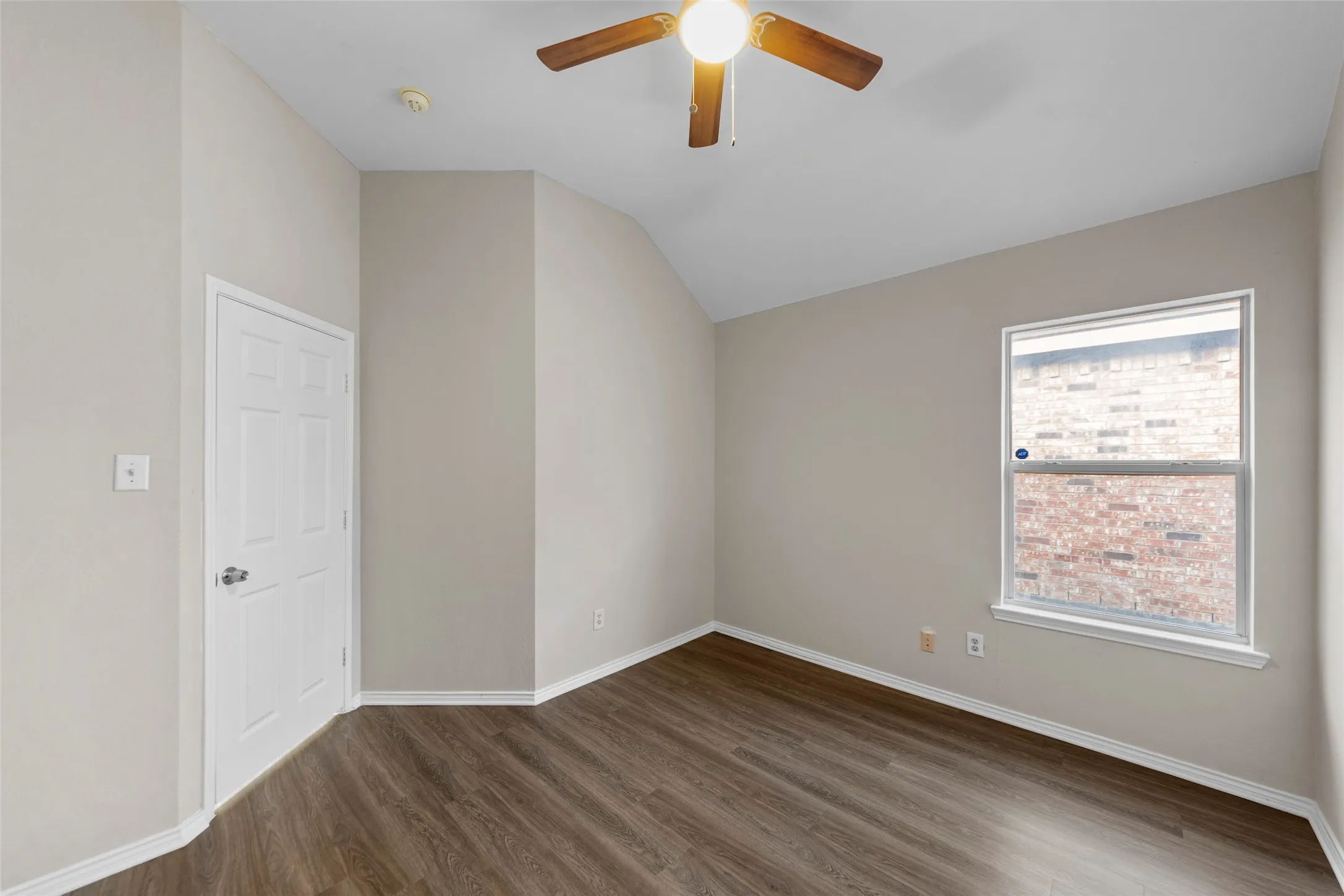 Single Family Residence For Rent in Collin County , 5813 Blue Spruce Lane, Mc Kinney, Texas 75070, 4 Bedroom, 2 Bathroom, 2 Garage spaces, 1,797 Sqft, built in 2000, mls#21376894, Real Estate Agent in Mc Kinney, Homes For Rent in Collin county, Homes For Rent in Mc Kinney, Realtor in Mc Kinney Texas, Real Estate Brokerage Independent Realty Texas, Luminita Cordes Realtor