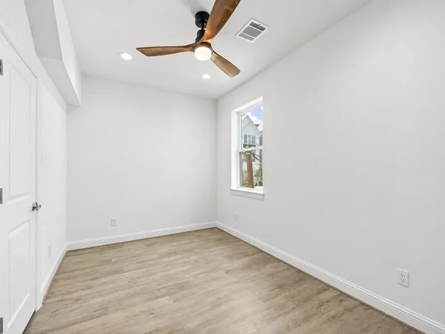 Townhouse For Rent in Harris County , 1221 W 16th Street F, Houston, Texas 77008, 3 Bedroom, 4 Bathroom, 2 Garage spaces, 2,209 Sqft, built in 2023, mls#21376945, Real Estate Agent in Houston, Homes For Rent in Harris county, Homes For Rent in Houston, Realtor in Houston Texas, Real Estate Brokerage Independent Realty Texas, Luminita Cordes Realtor